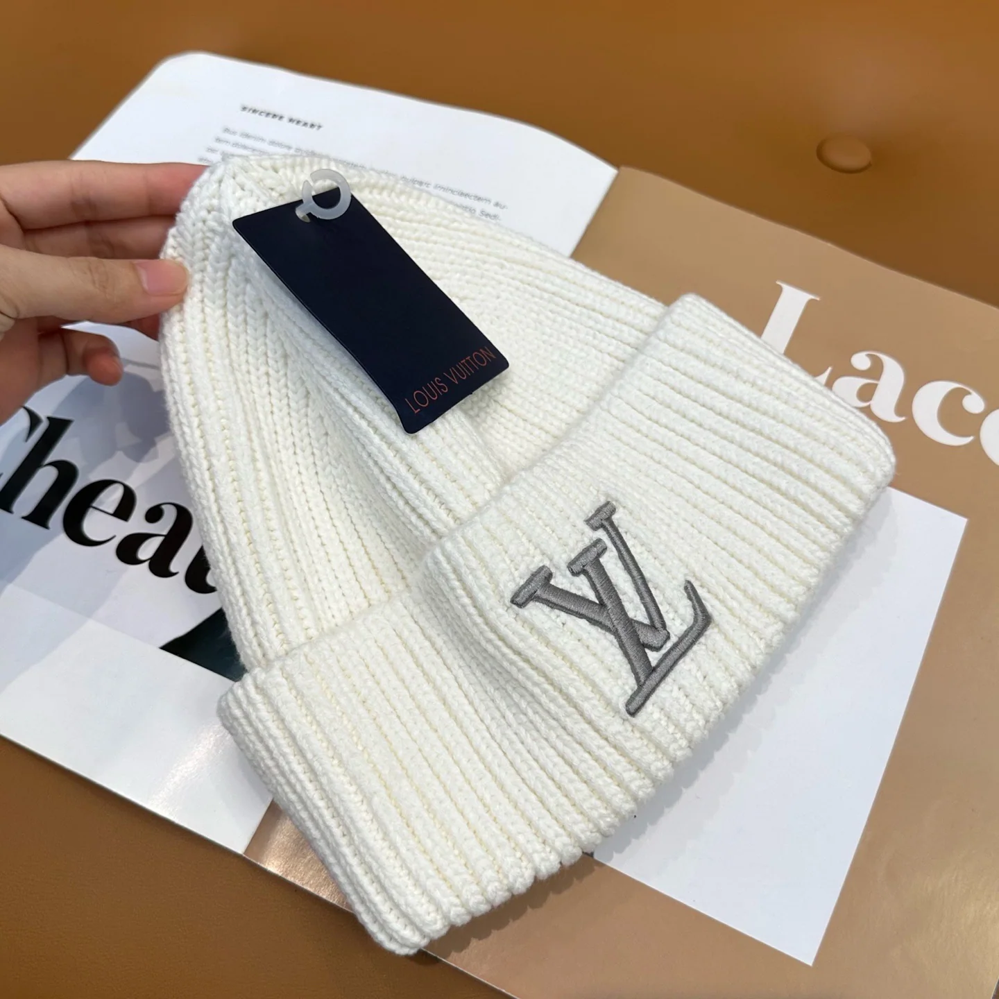 루이비통 LV 로고 자수 니트 비니 상세 이미지 7