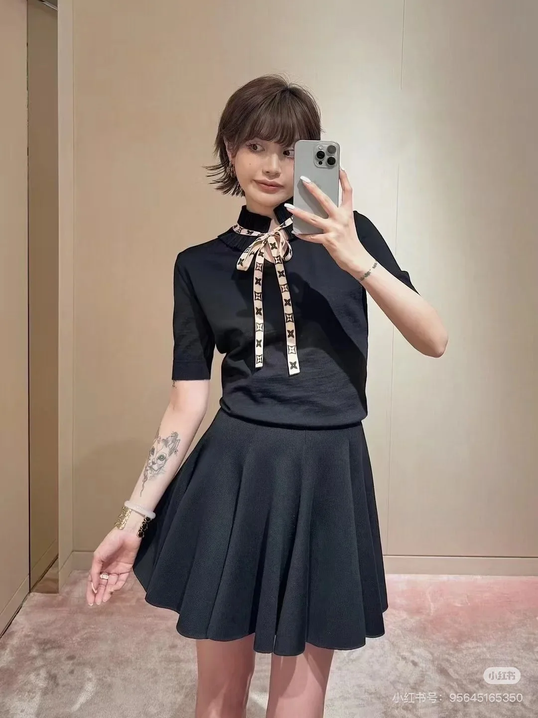 루이비통 레이스 스탠드카라 리본 울 반팔 탑 상세 이미지 6