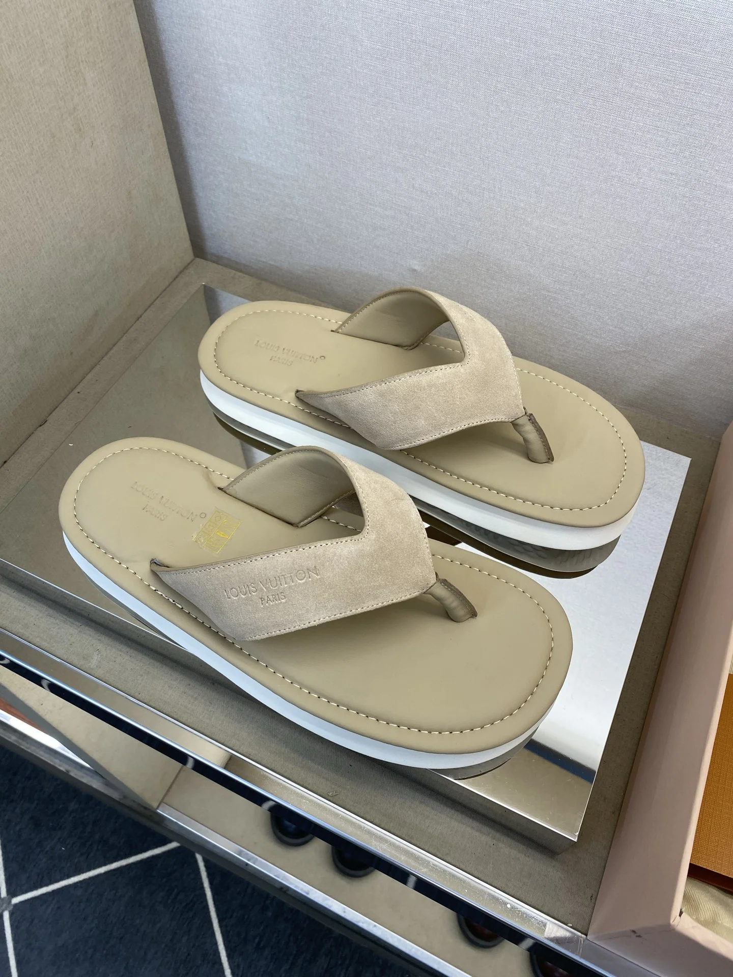 루이비통 송아지가죽 남성 슬리퍼 상세 이미지 3