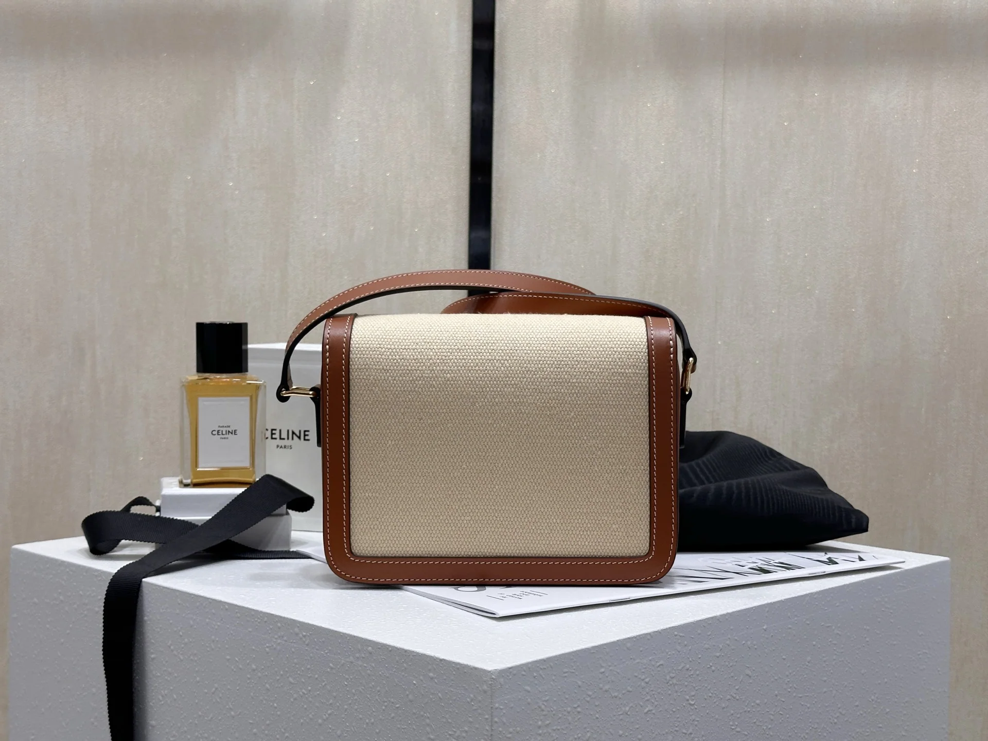 셀린느 캔버스 패치워크 크로스바디백 상세 이미지 3