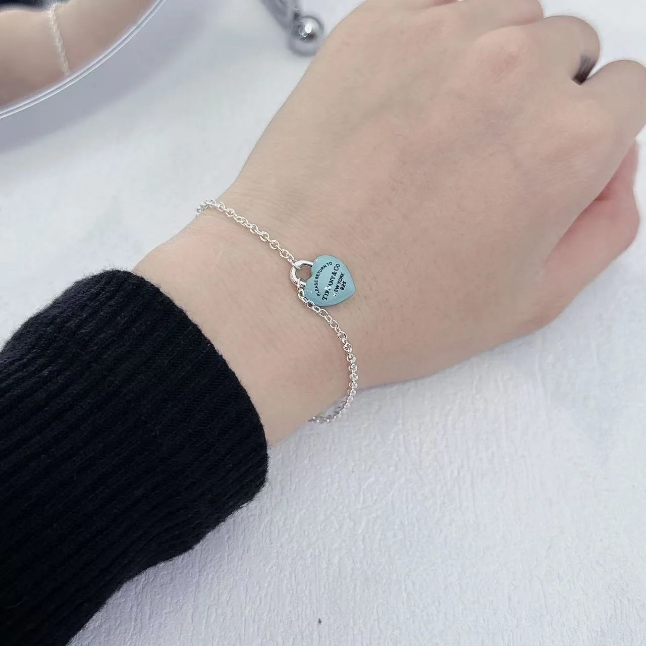 티파니 T 컬렉션 골드 도금 팔찌 70592