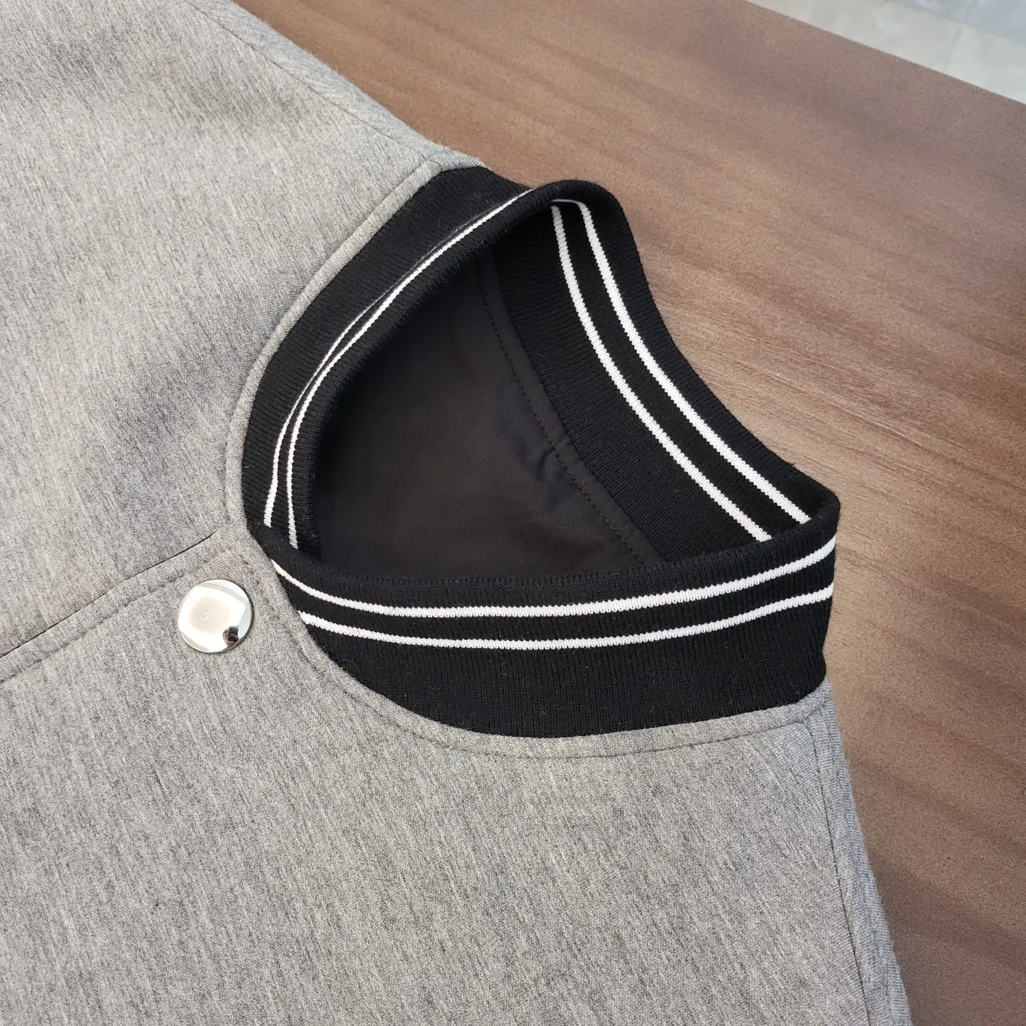 프라다 리버시블 베이스볼 자켓 남성 자켓 24 SS 24SS 상세 이미지 4