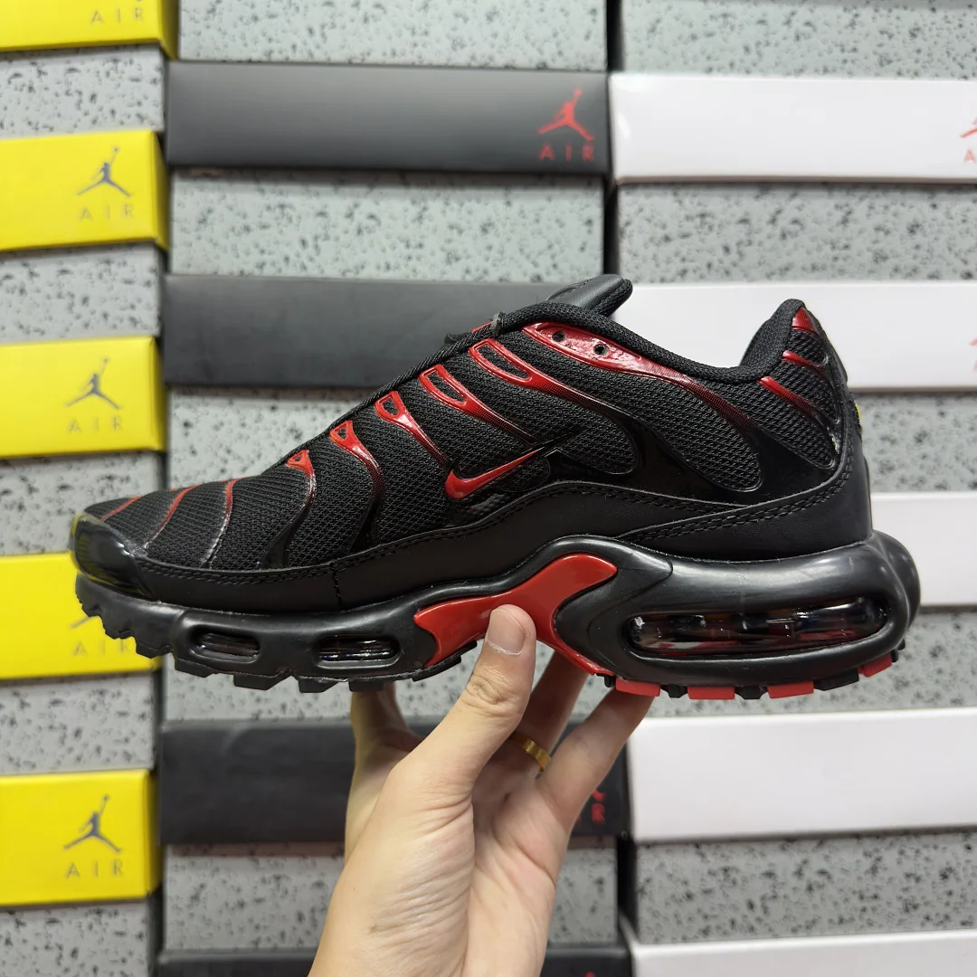 나이키 [BD] 에어 맥스 플러스 CU4864-001 201860 Nike Air Max Plus Bred 상세 이미지 4