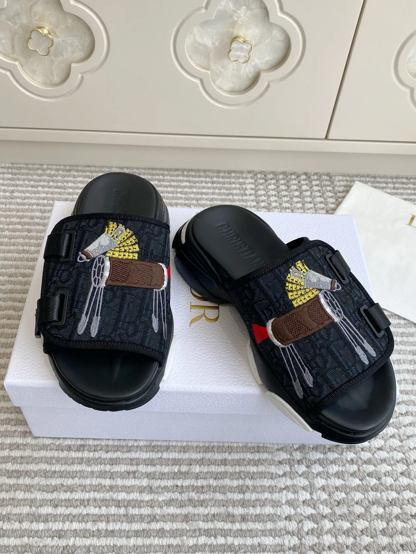 디올 신발 상세 이미지 3