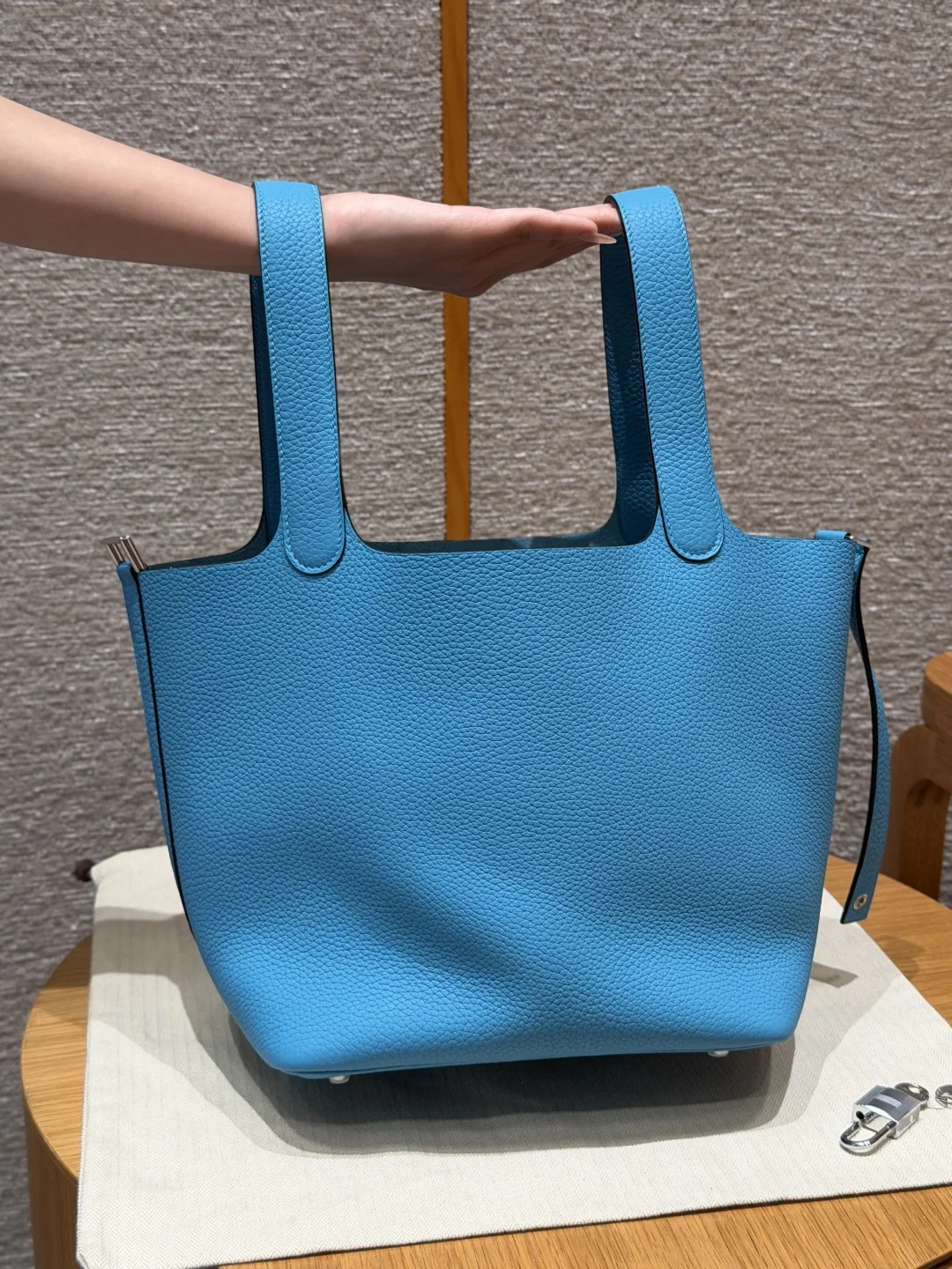 에르메스 피코탄 락 22 cm 가방 상세 이미지 4