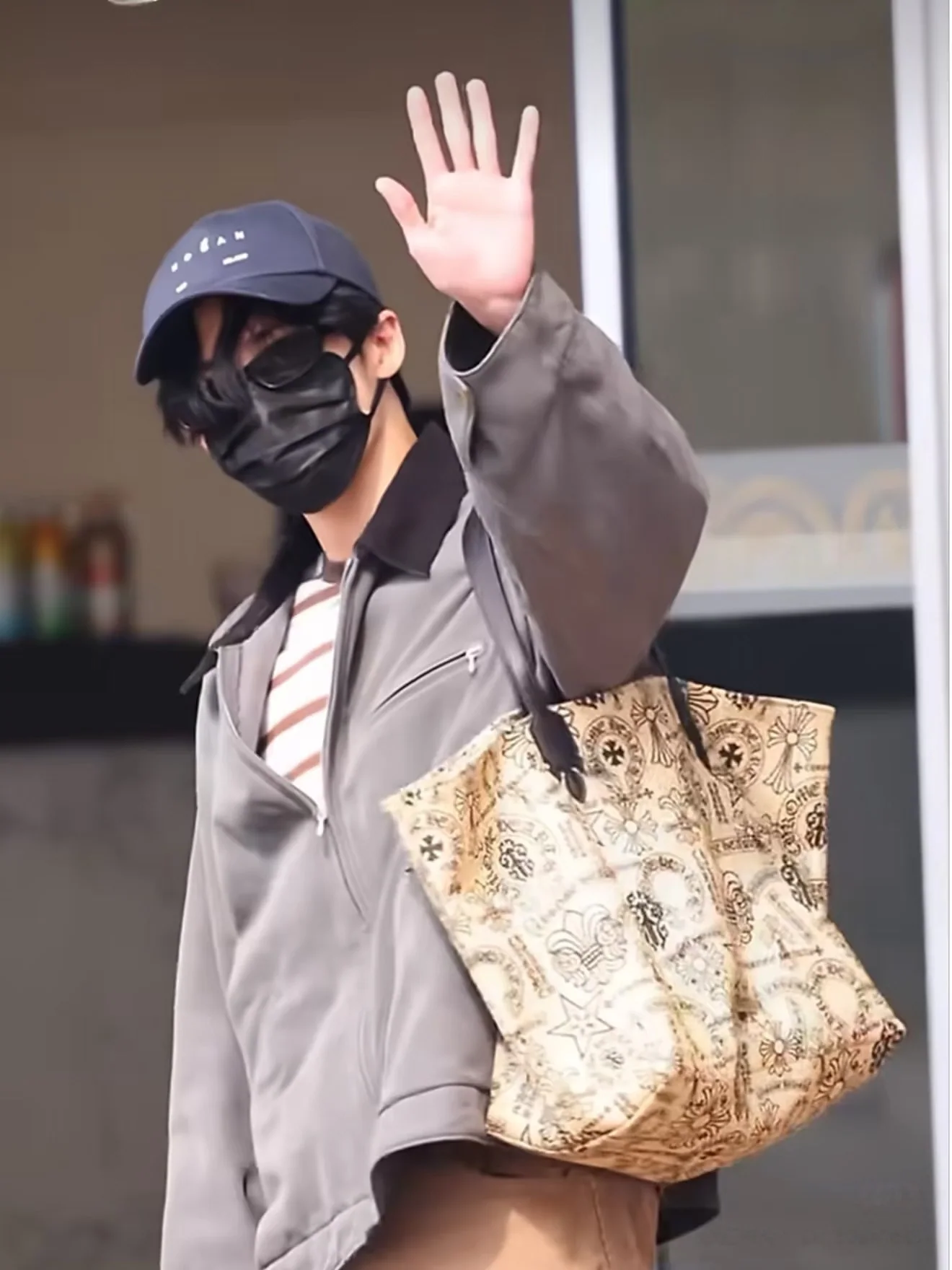 크롬하츠 CH 토트백 상세 이미지 4