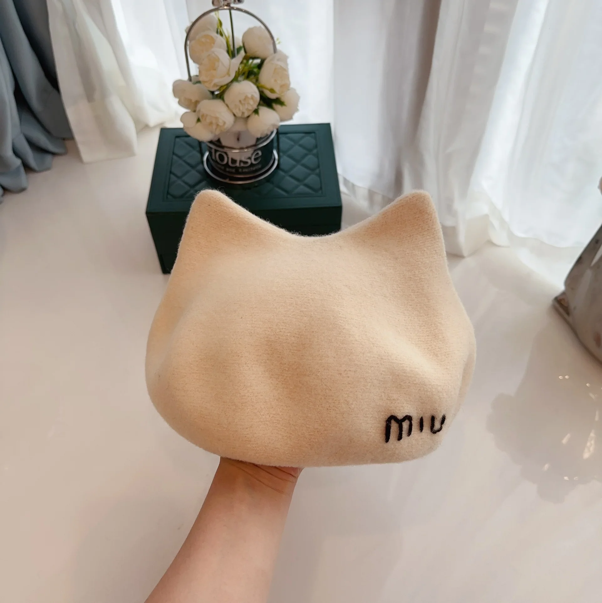 미우미우 모자 81077 Miu Miu Cap 상세 이미지 6