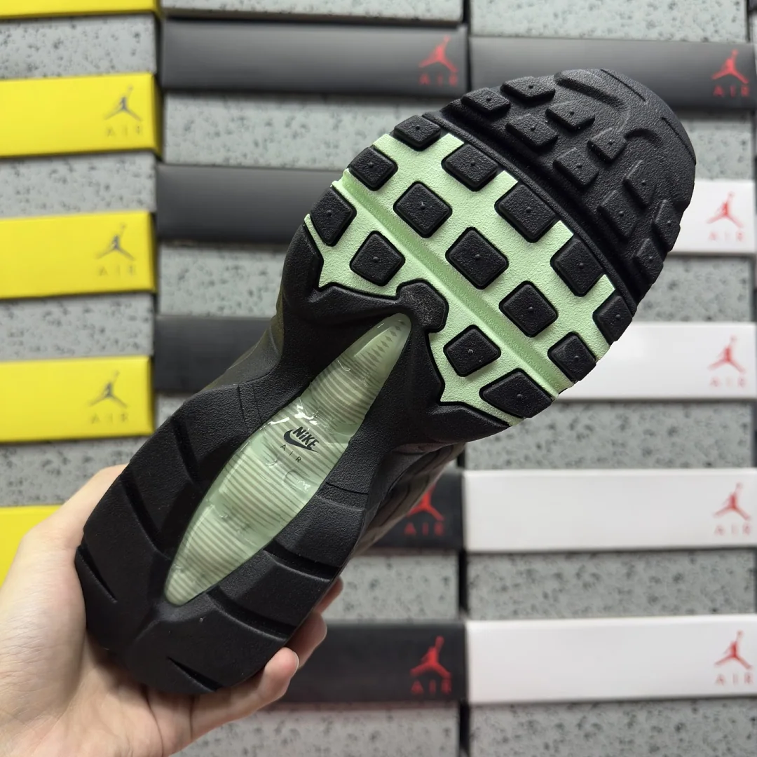나이키 [WE] 에어 맥스 95 OG HJ5996-005 201886 Nike Air Max 95 OG Big Bubble Fresh Mint 상세 이미지 9