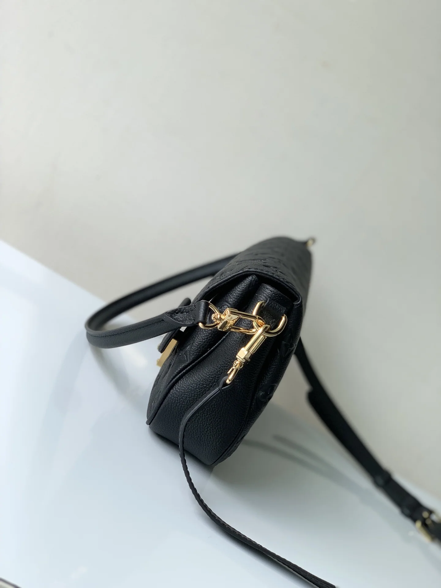 루이비통 포쉐트 메티스 소프트 핸드백 M29783 상세 이미지 2