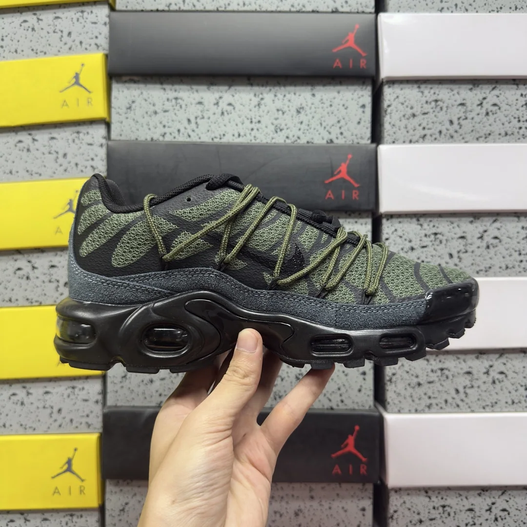 나이키 [BD] 에어 맥스 플러스 유틸리티 FJ4232-200 201909 Nike Air Max Plus Utility Medium Olive 상세 이미지 3