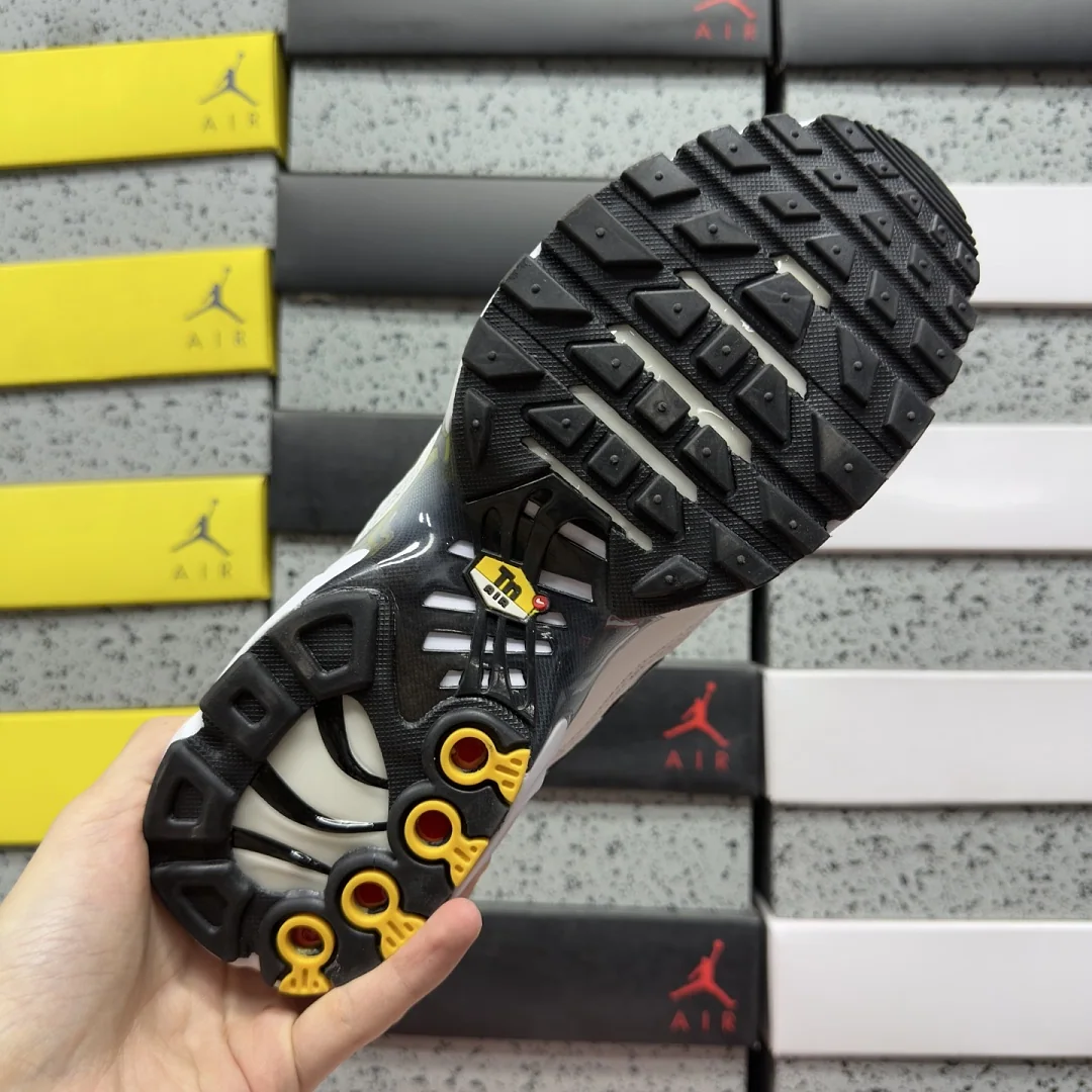 나이키 [BD] 에어 맥스 플러스 CT1094-102 201908 Nike Air Max Plus White Black Metallic 상세 이미지 5