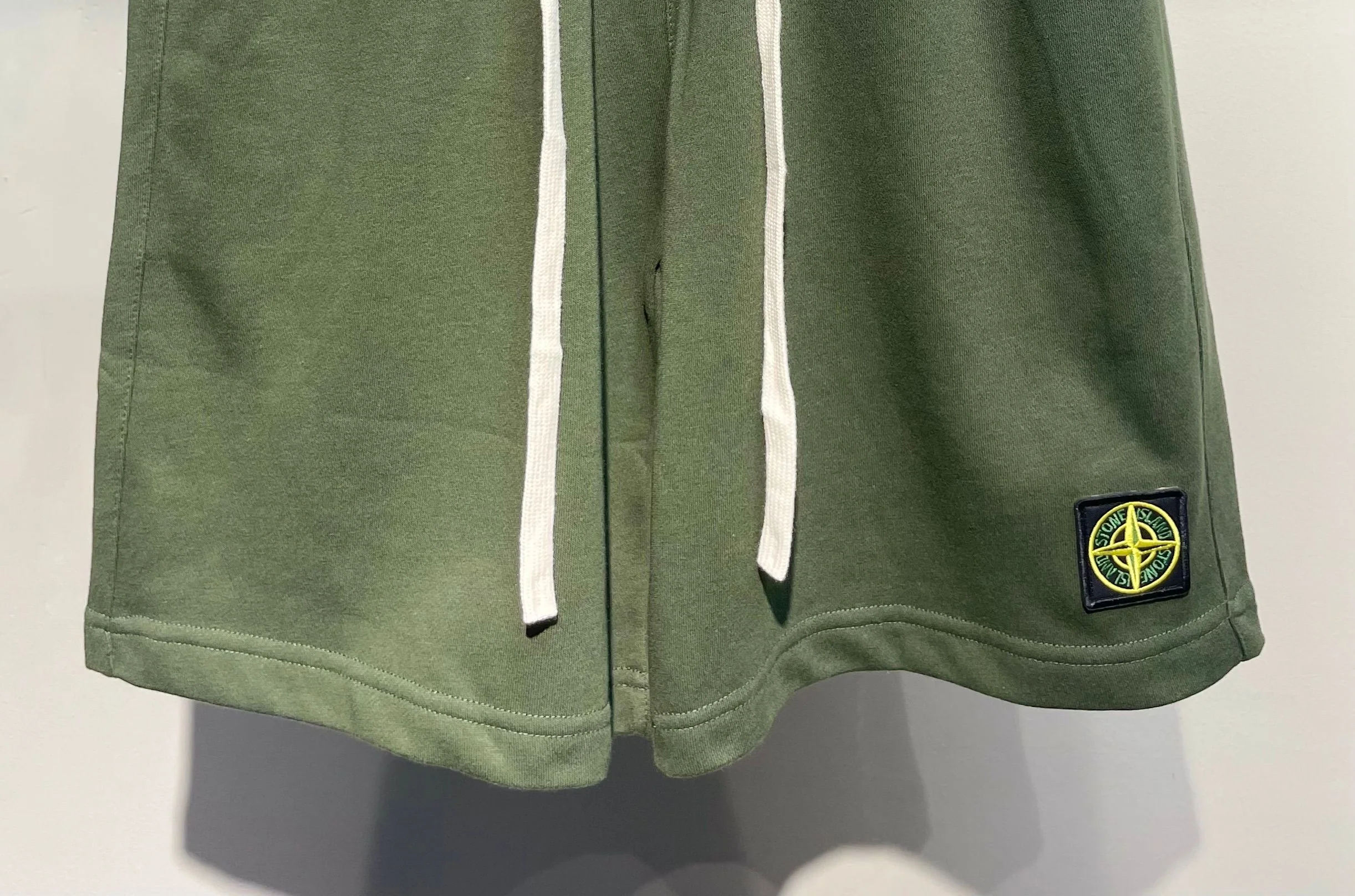스톤아일랜드 남여공용 반바지 51375 Stone Island Shorts 상세 이미지 5