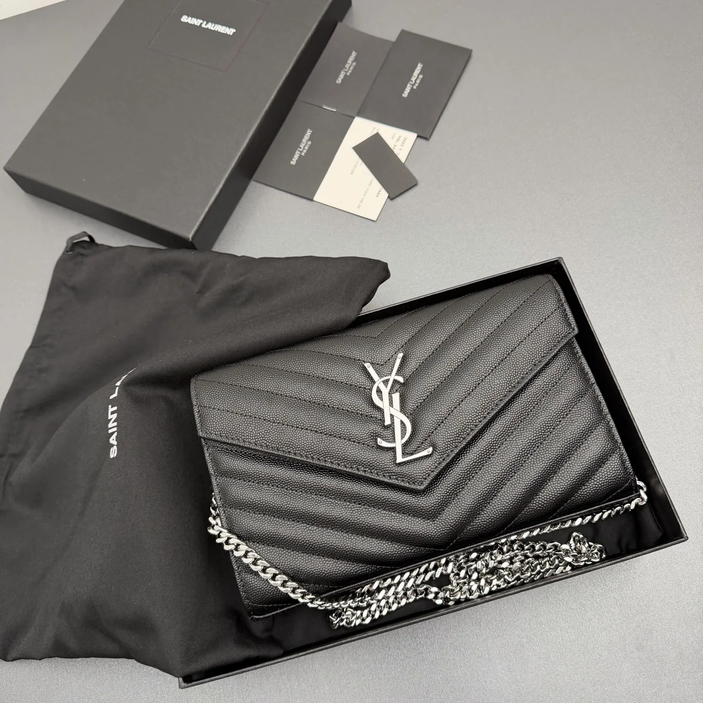 생로랑 V자형 퀼팅 체인 지갑 상세 이미지 9