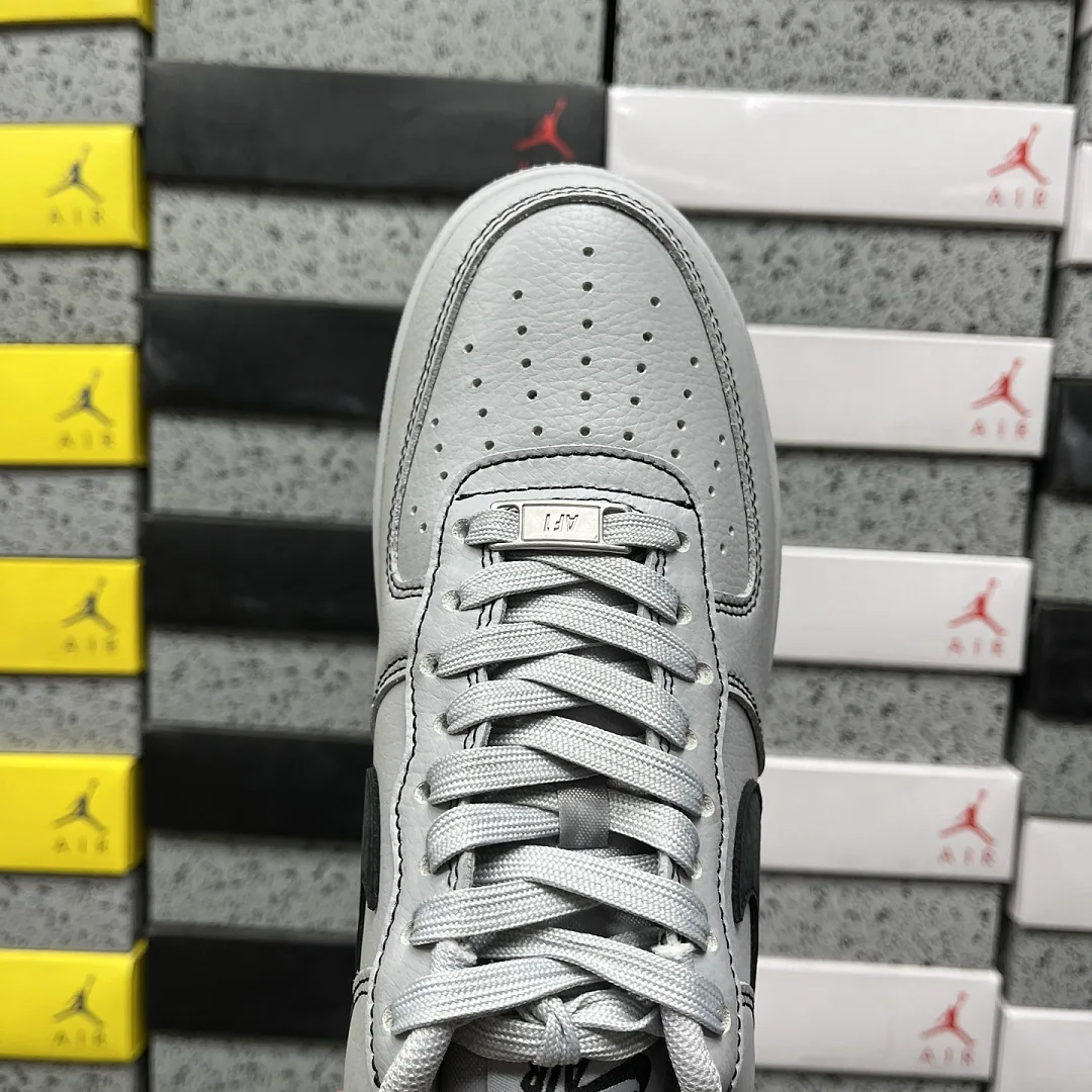 나이키 [XY/PB] 에어 포스 1 로우 H02037 201733 Nike Air Force 1 Low '07 LV8 Wolf Grey 상세 이미지 4