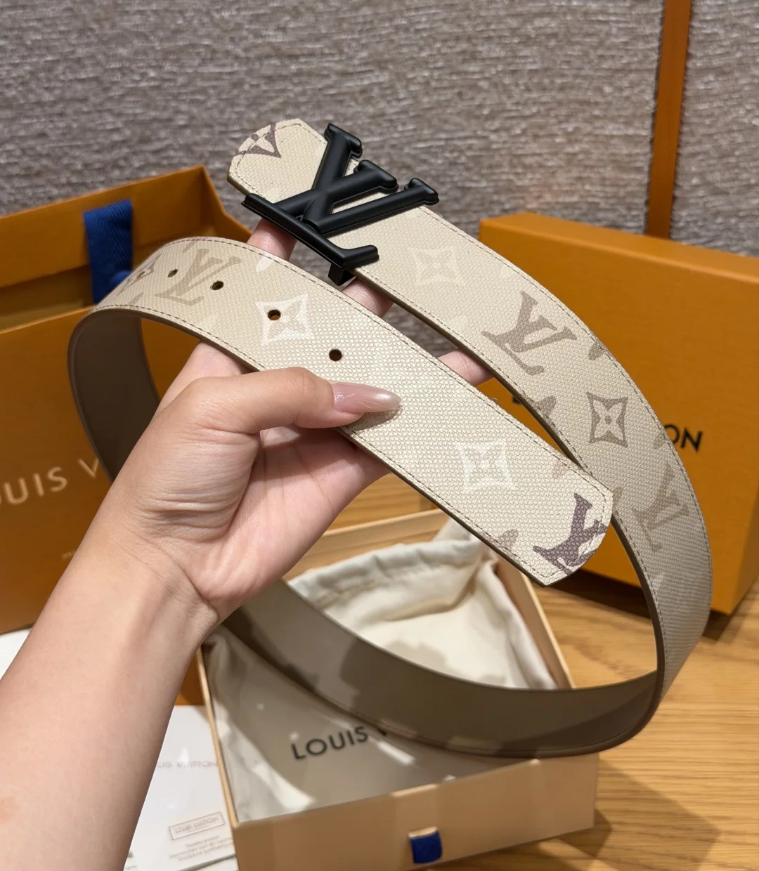 루이비통 디멘션 40mm 리버시블 벨트 상세 이미지 6