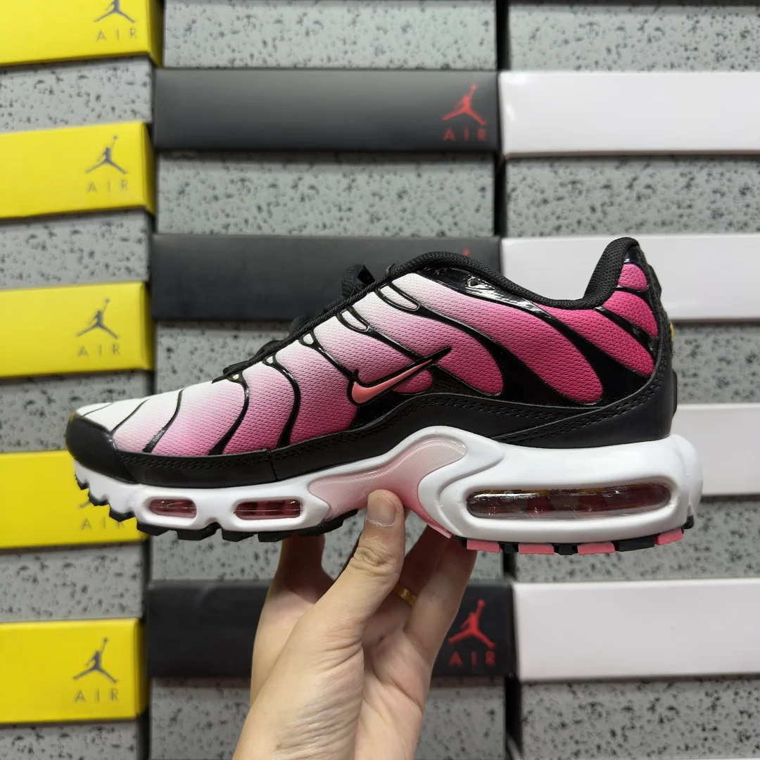 나이키 [BD] 에어 맥스 플러스 DZ3670-002 201867 Nike Air Max Plus Black Hot Punch 상세 이미지 4