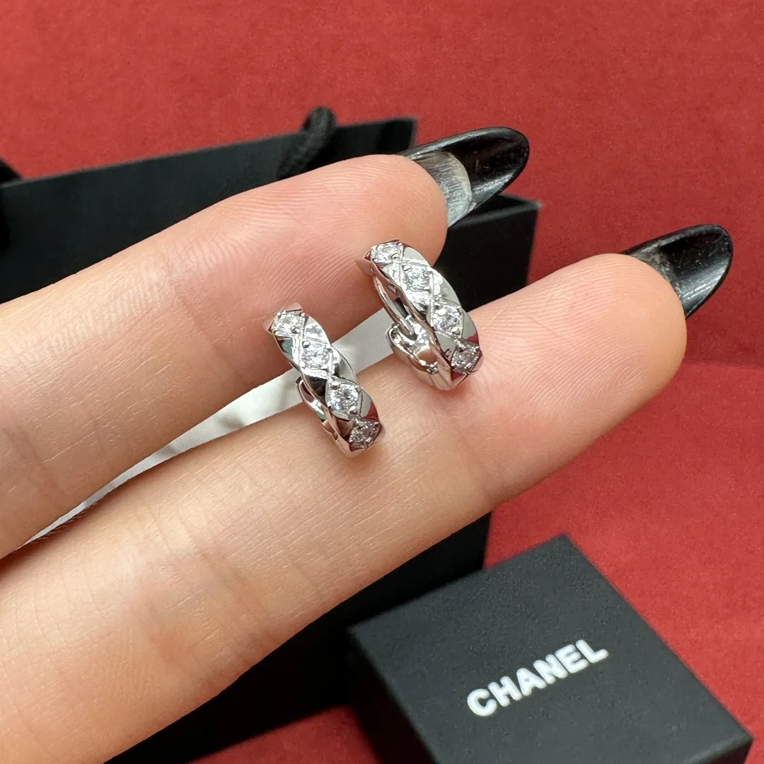 샤넬 화이트골드 코코 크런치 귀걸이 178420