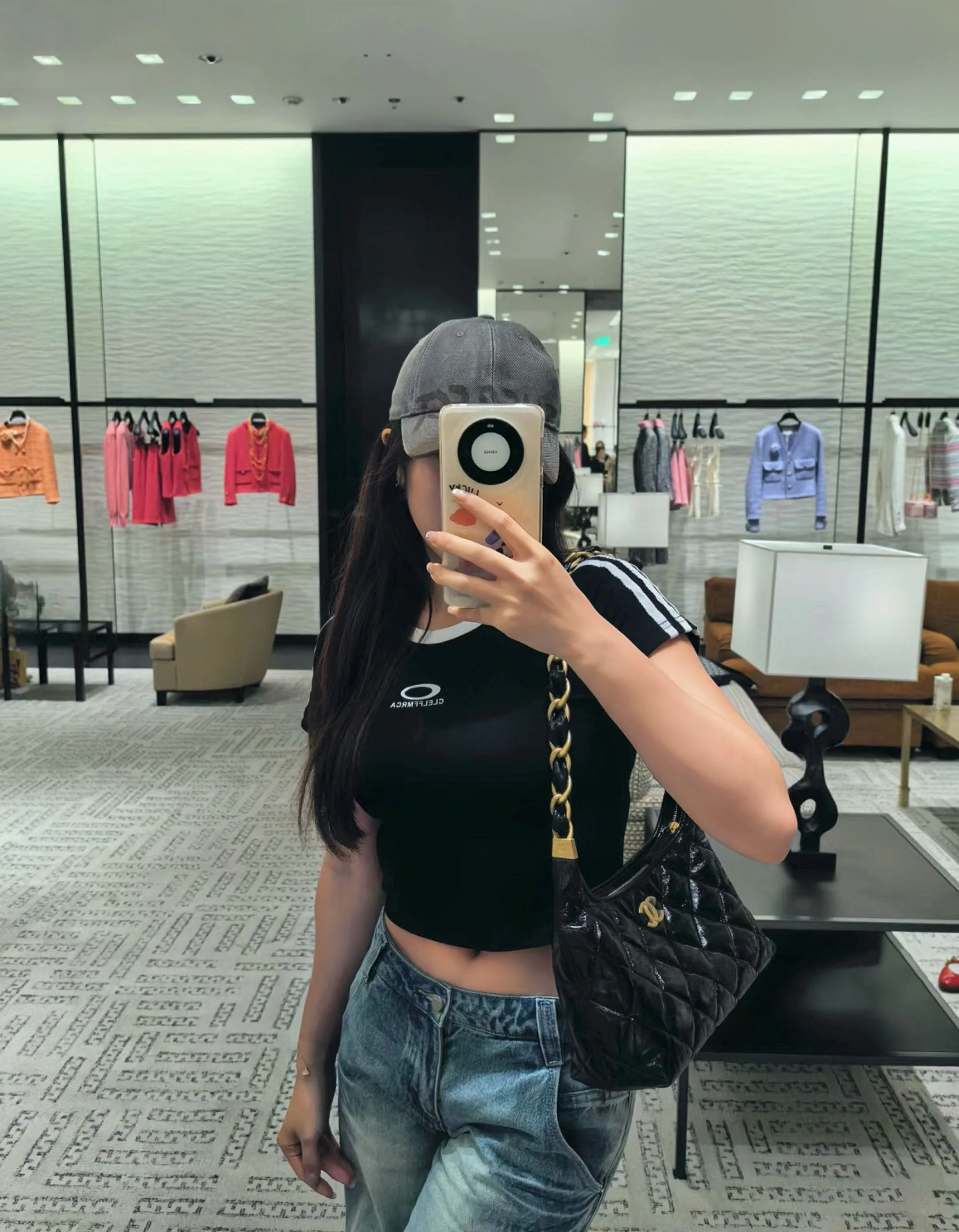 샤넬 미디움 블랙 숄더백 상세 이미지 2