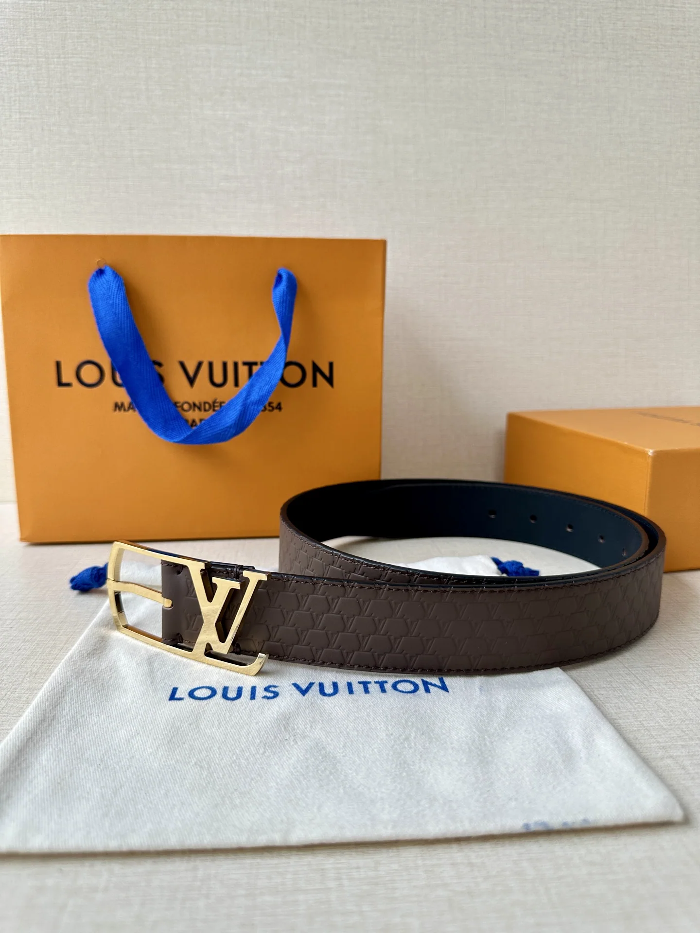 루이비통 LV 에어로그램 버클 벨트 상세 이미지 5