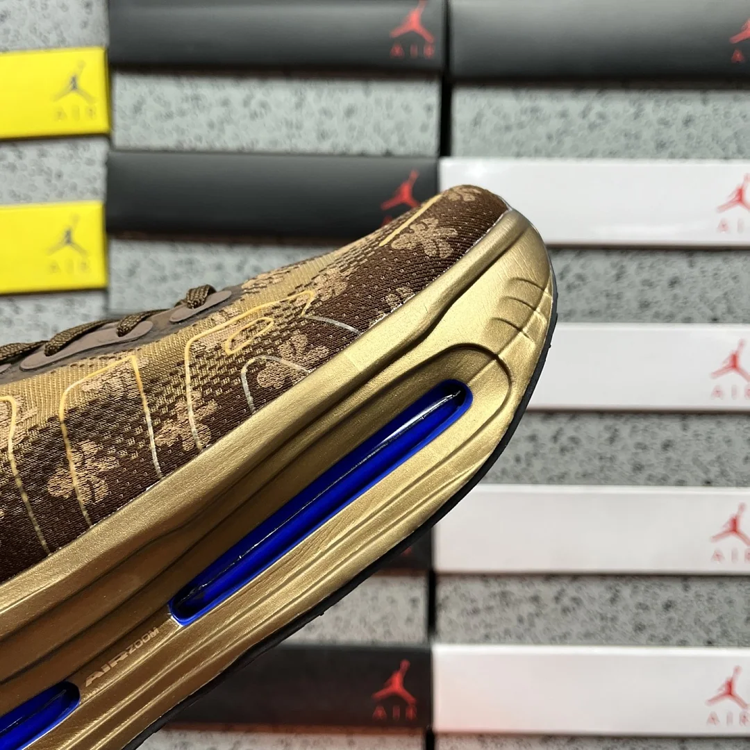 나이키 [CG] 보메로 프리미엄 IQ0028-200 202007 Nike Vomero Premium Flat Stout 상세 이미지 7