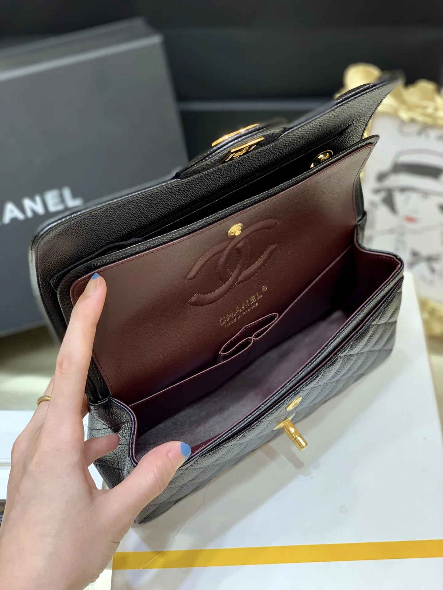 샤넬 클래식 플랩 가방 A92993 상세 이미지 9