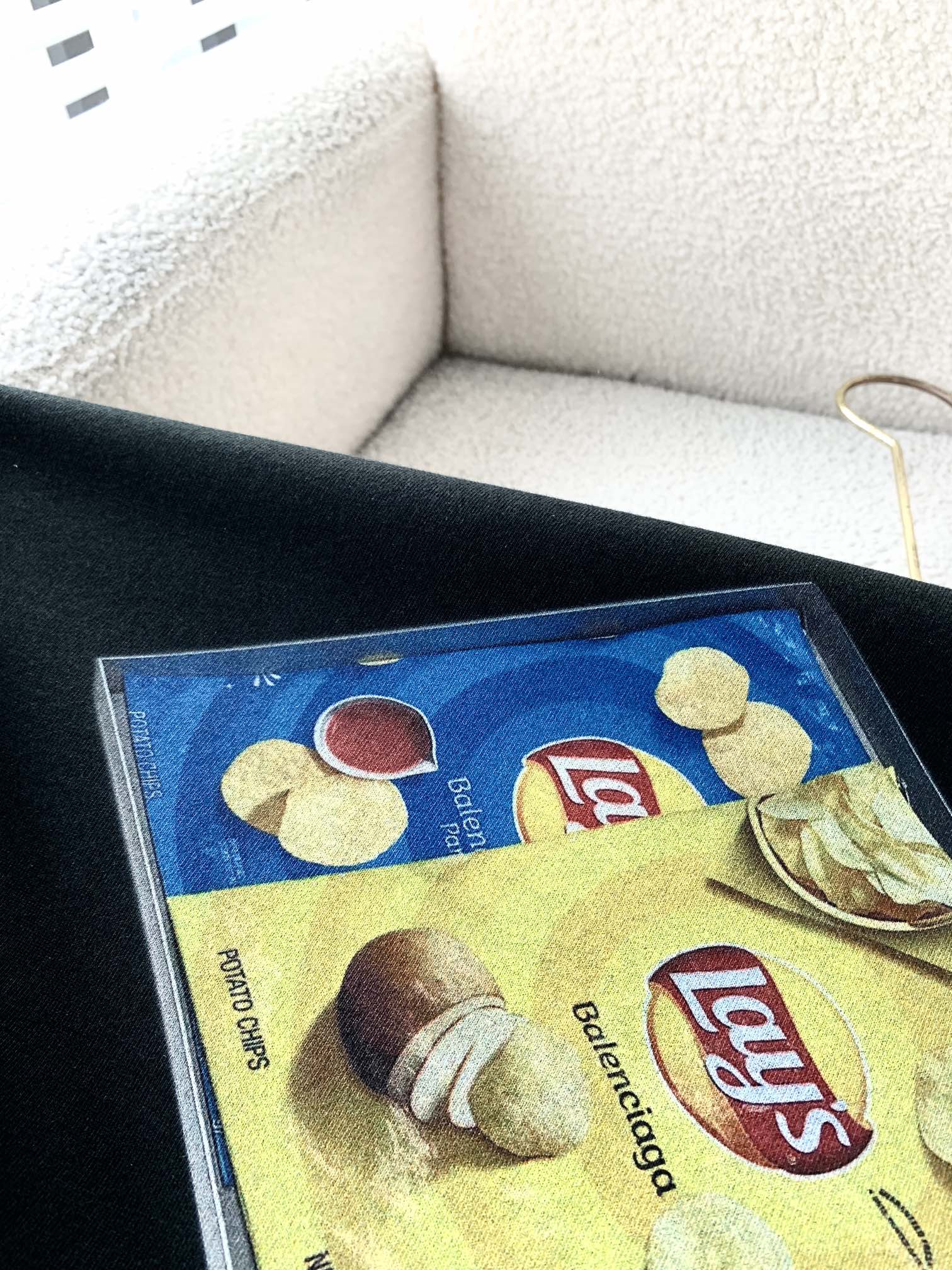 발렌시아가 여성 클래식 로고 반팔 티셔츠 상세 이미지 9