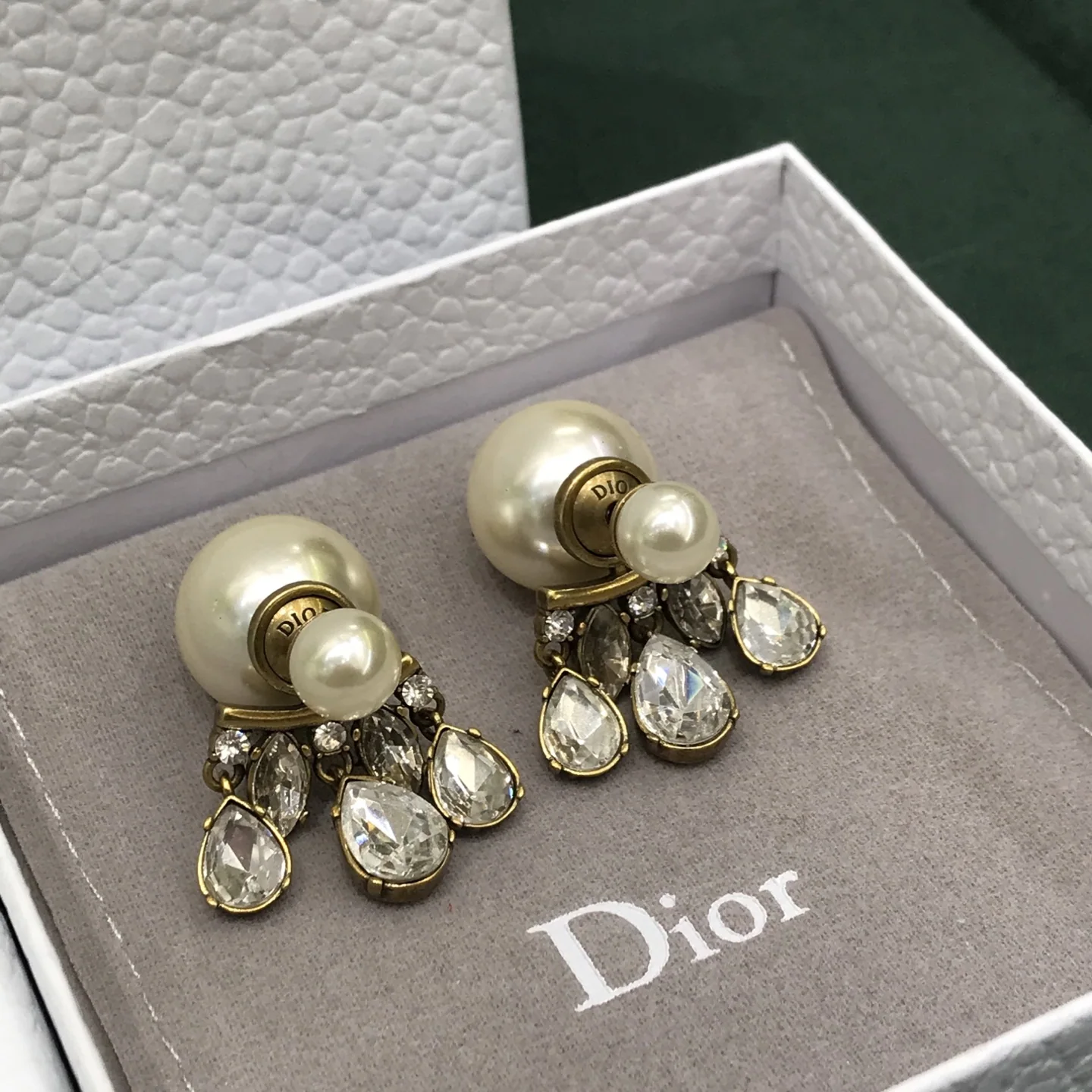 디올 진주 큐빅 장식 귀걸이 상세 이미지 2