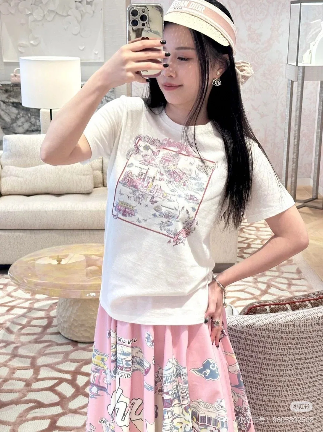 디올 상하이 밴드 석양 프린트 린넨 반팔 티셔츠 2025 SS 상세 이미지 4