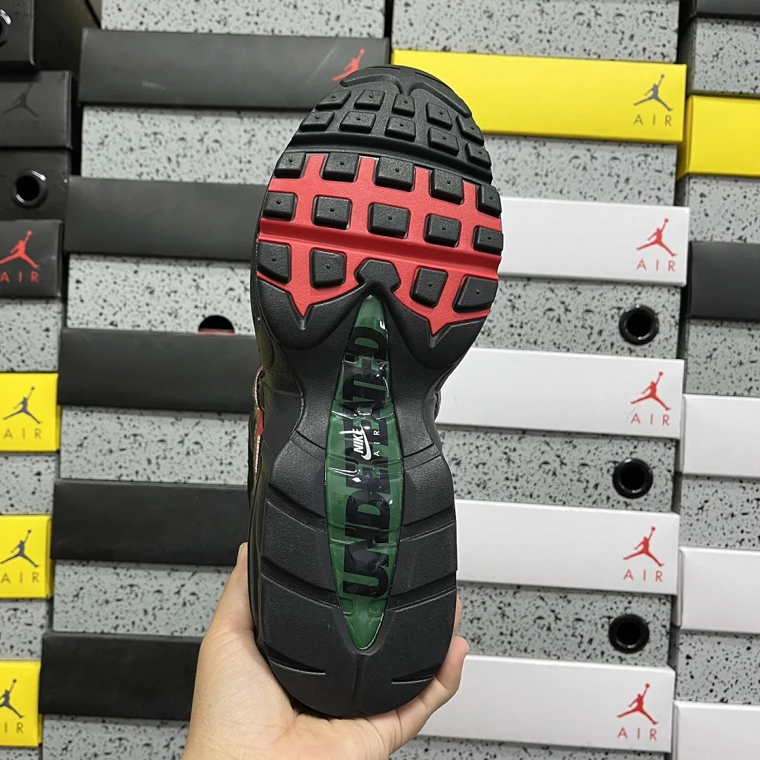 나이키 [XY] 에어 맥스 95 SP IB4453-001 201492 Nike Air Max 95 SP Undefeated Black 상세 이미지 6