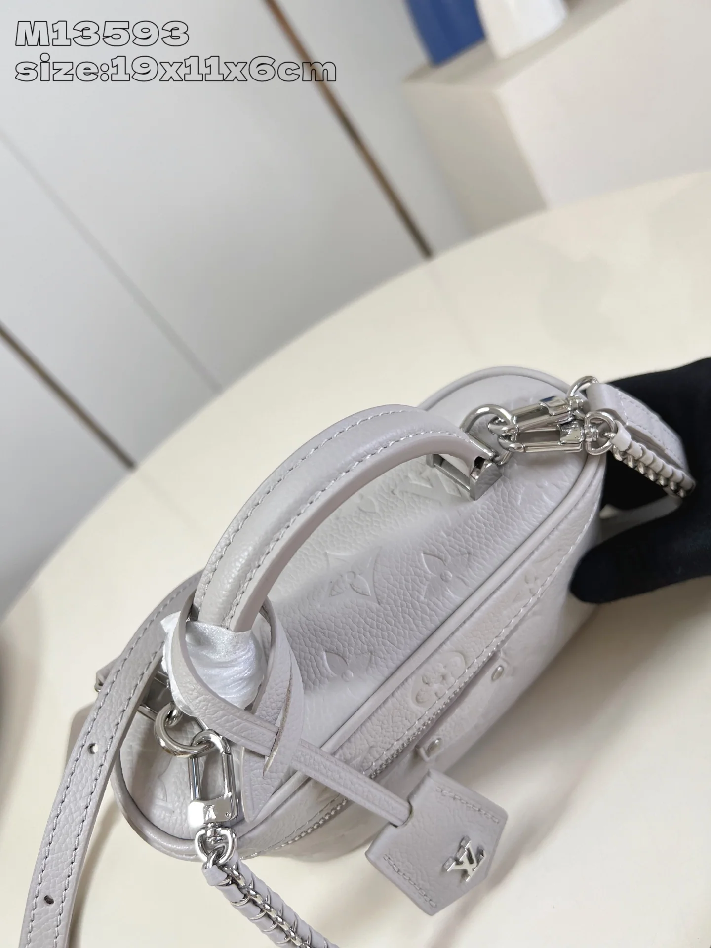 루이비통 퍼플 엠보싱 바니티 체인 파우치 M13593 상세 이미지 7