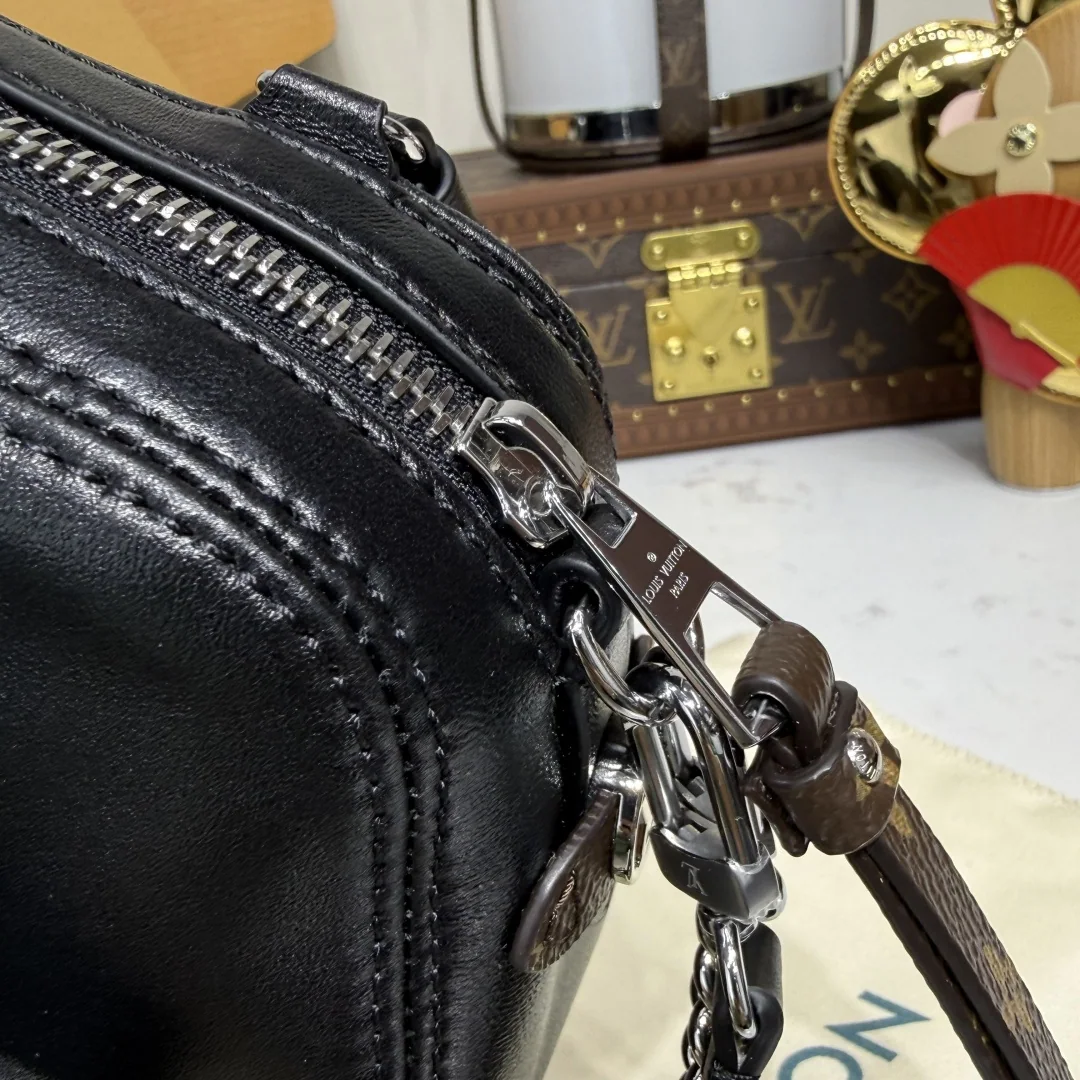 루이비통 포쉐트 바이브 램스킨 체인 핸드백 M14544 상세 이미지 8