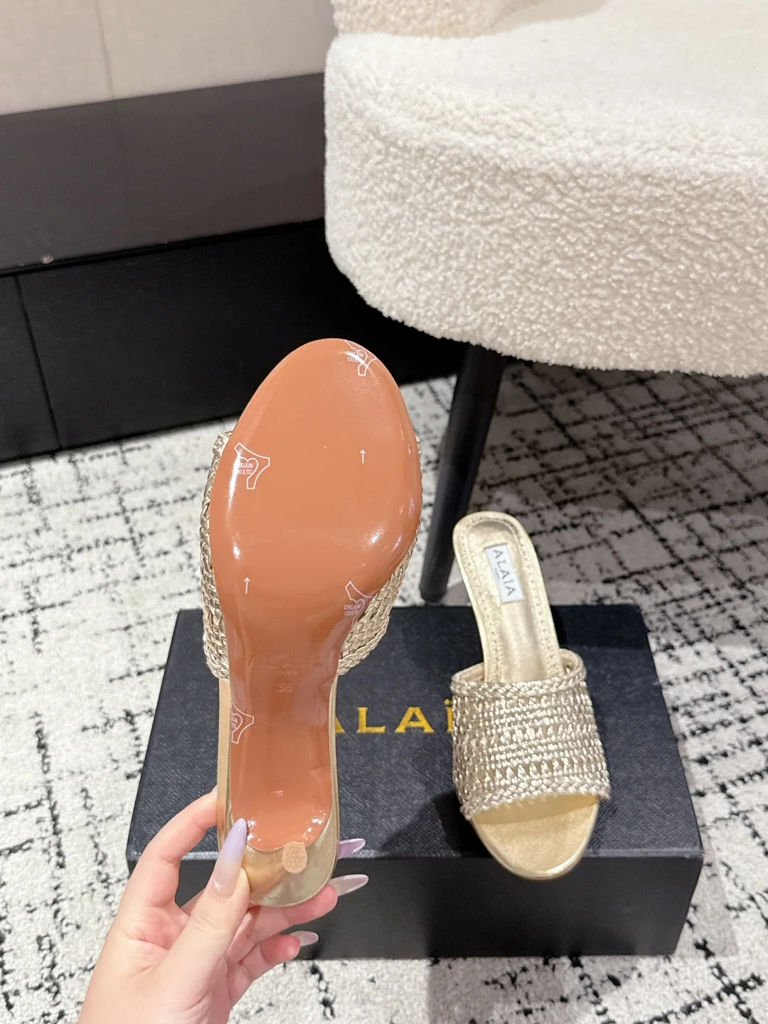 알라이아 편직 중공 메시 뮬 힐 상세 이미지 9