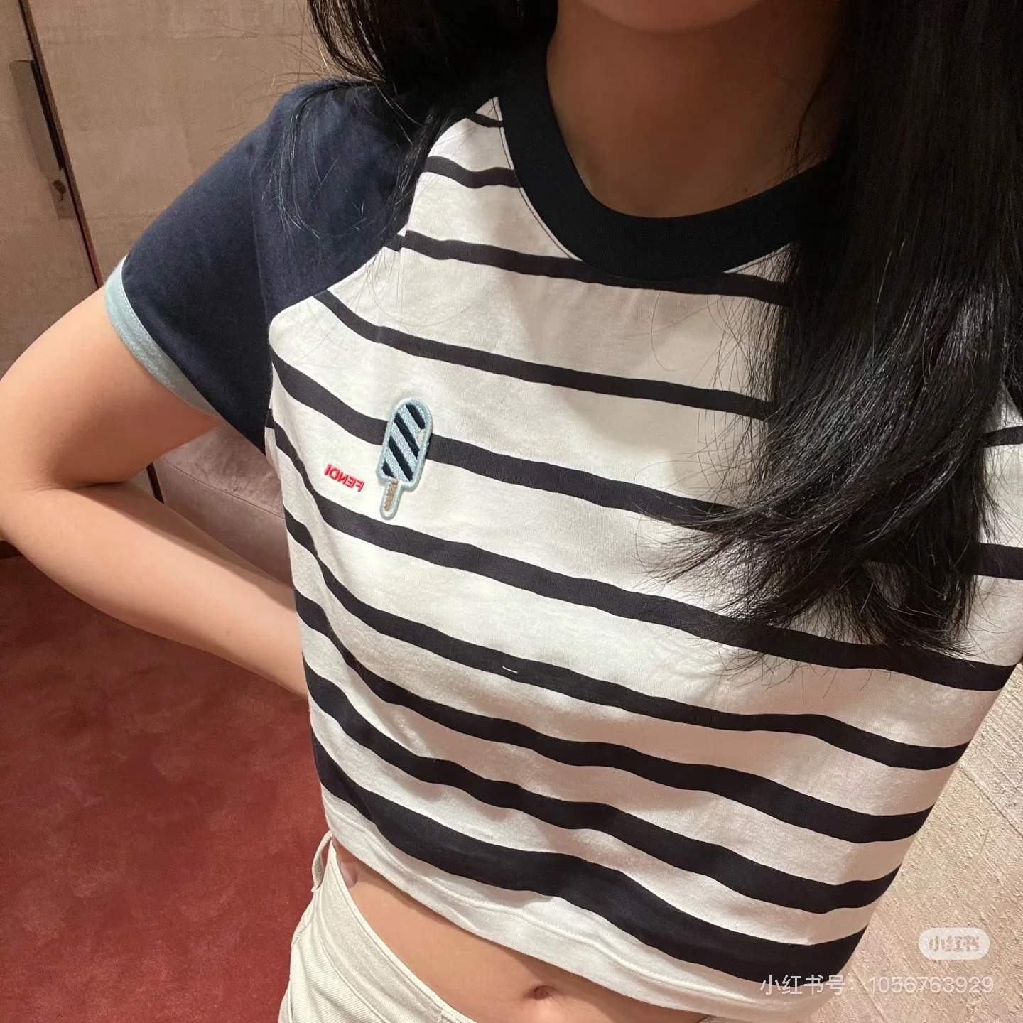 펜디 여성 크롭 반팔 티셔츠 상세 이미지 2
