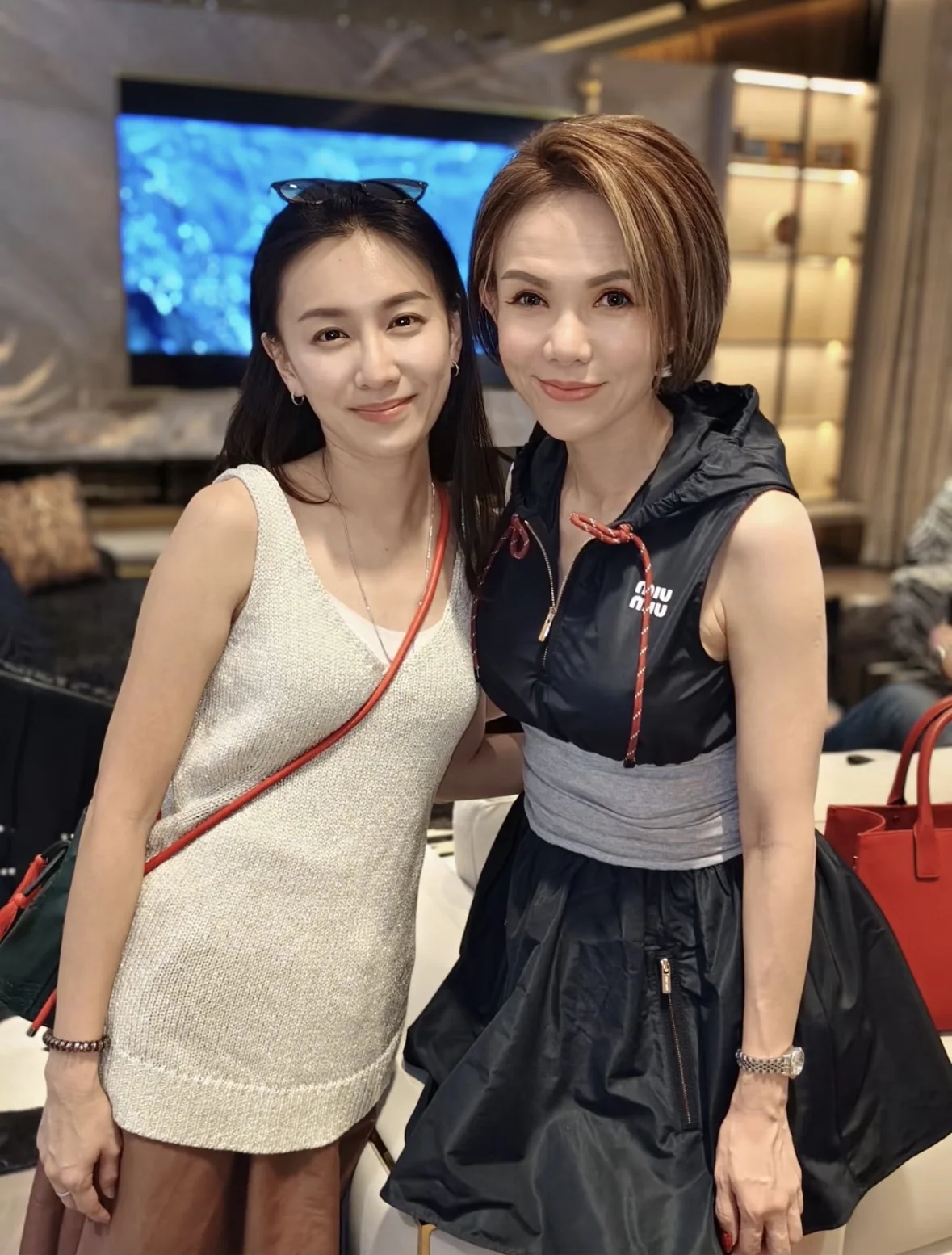 미우미우 민소매 후드 원피스 상세 이미지 4