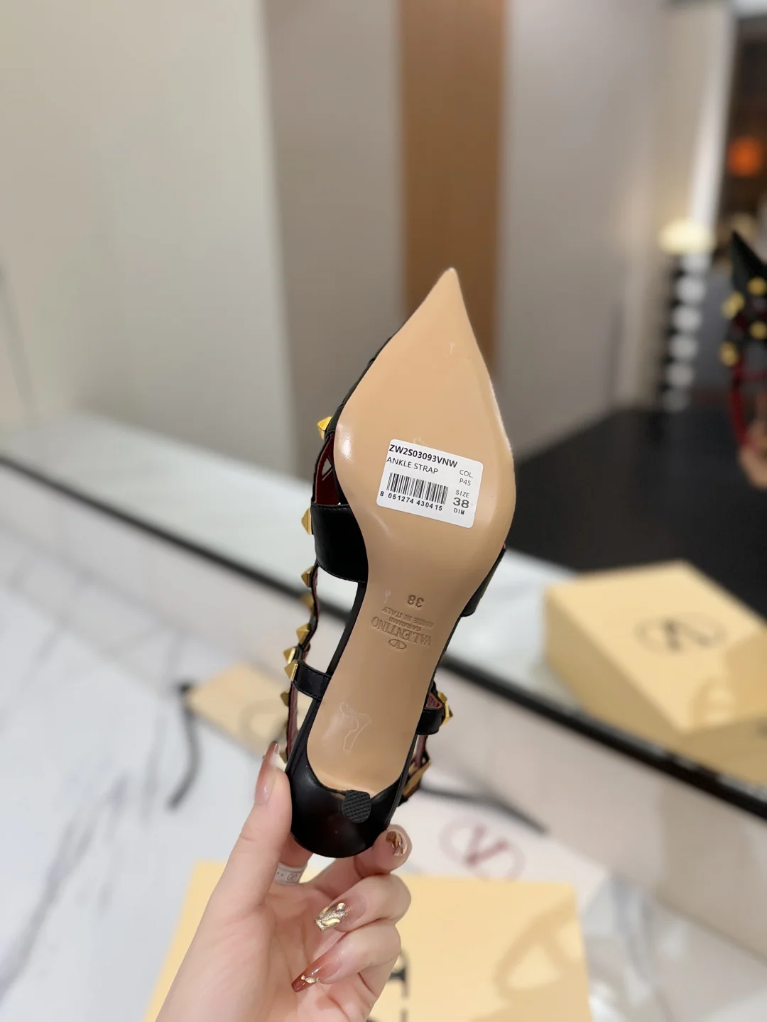 발렌티노 포인티드 토 버클 스틸레토 힐 신발 상세 이미지 8