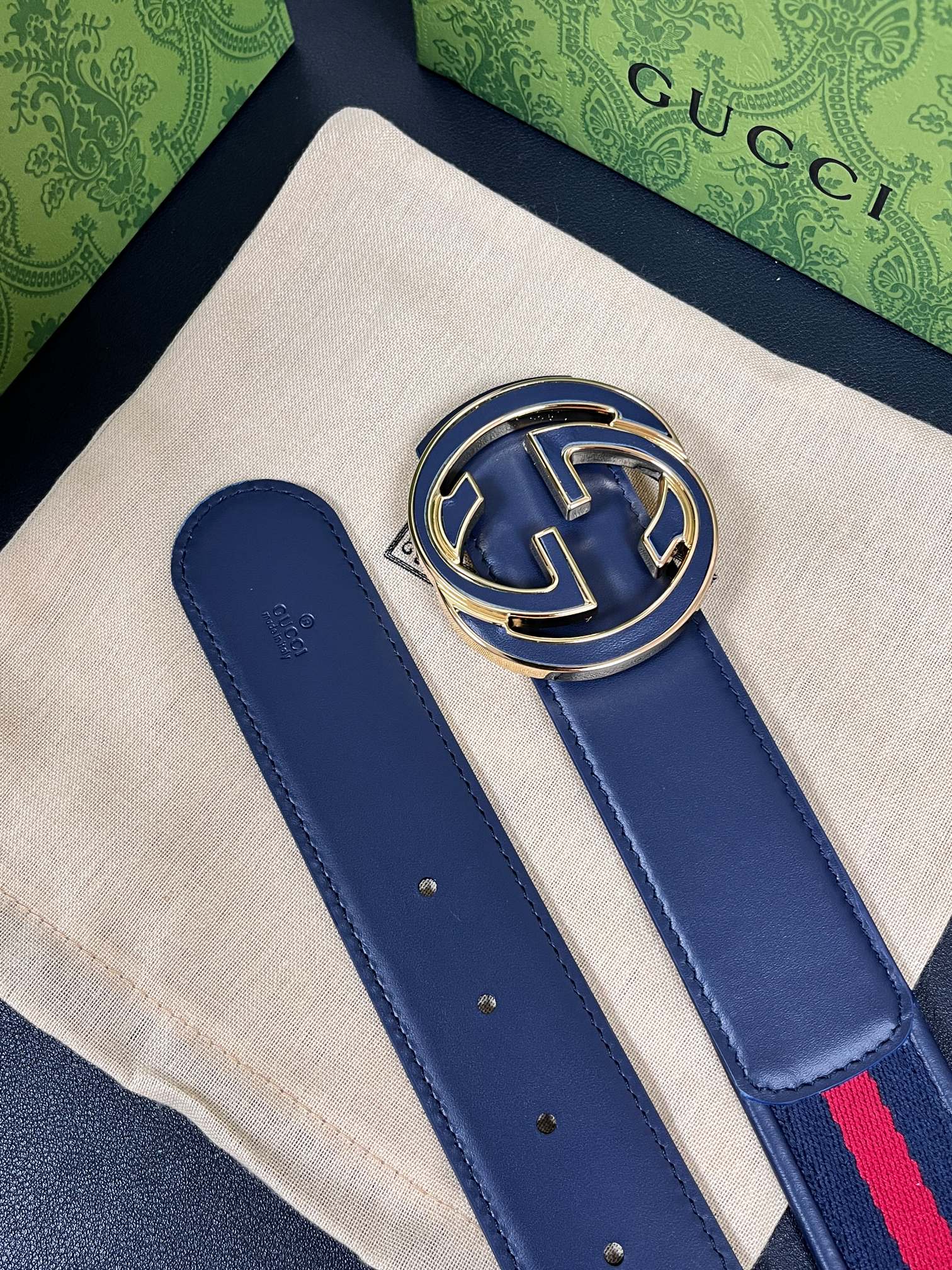 구찌 인터로킹 더블 G 리버서블 가죽 벨트 상세 이미지 3