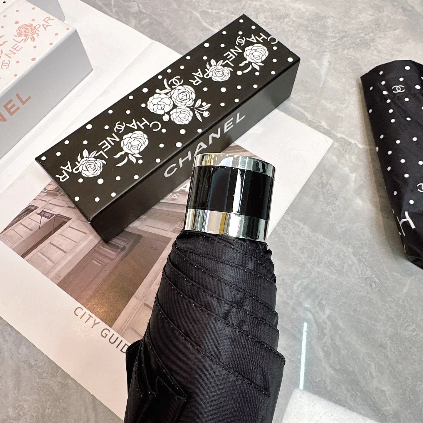 샤넬 5 단 우산 상세 이미지 2