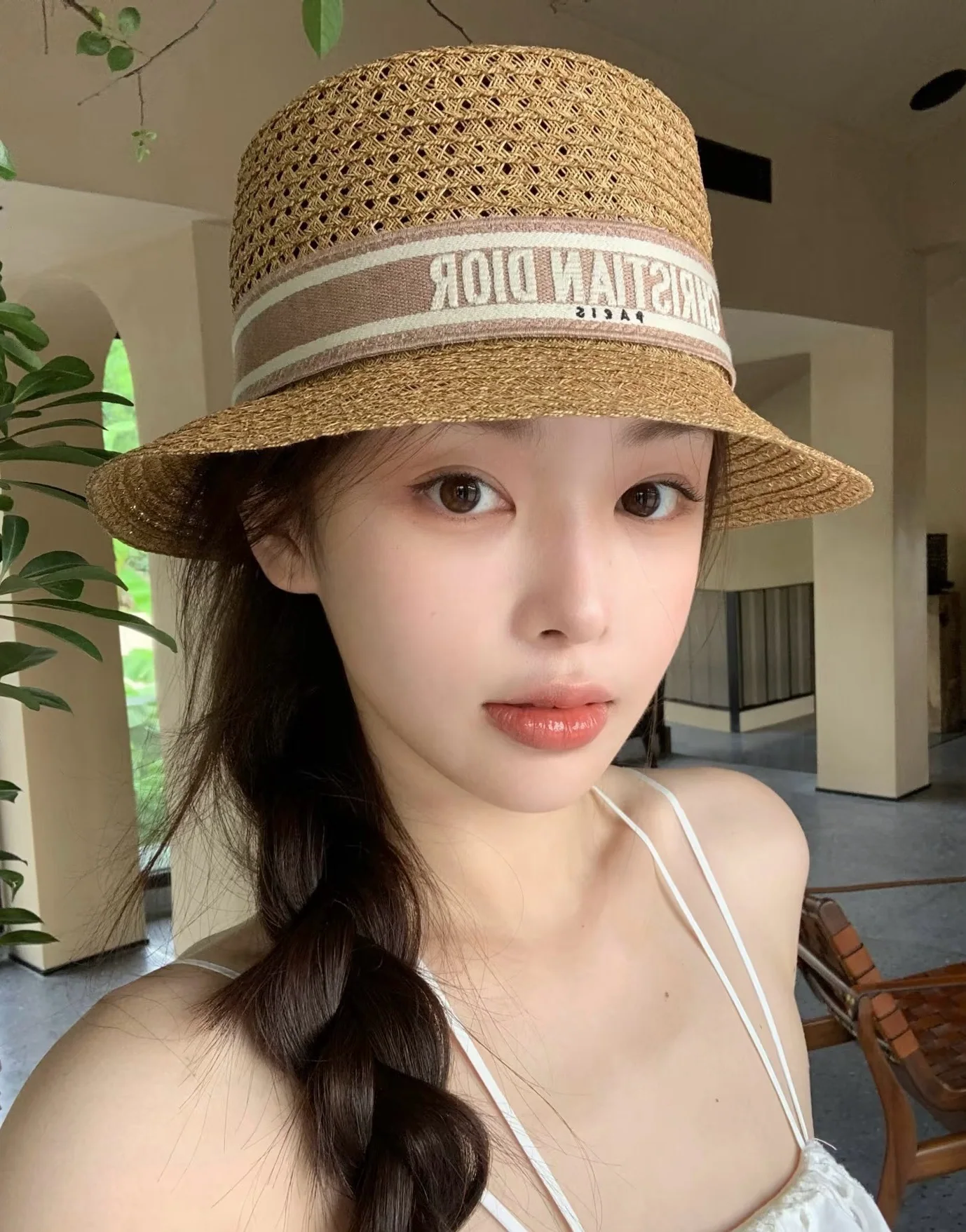 디올 자수 로고 밀짚 모자 상세 이미지 1
