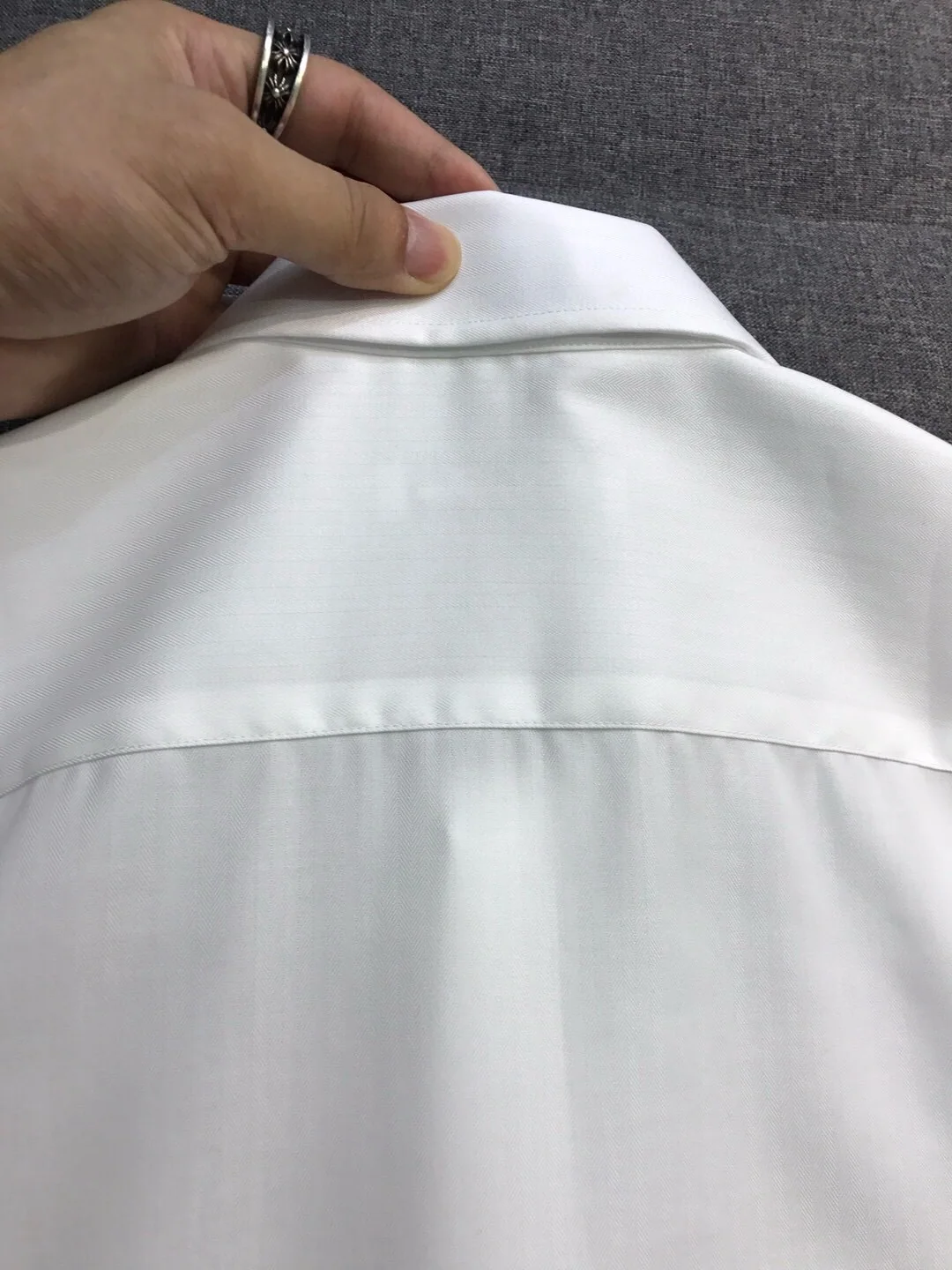 로로피아나 남성 헤링본 자카드 반팔 셔츠 상세 이미지 5