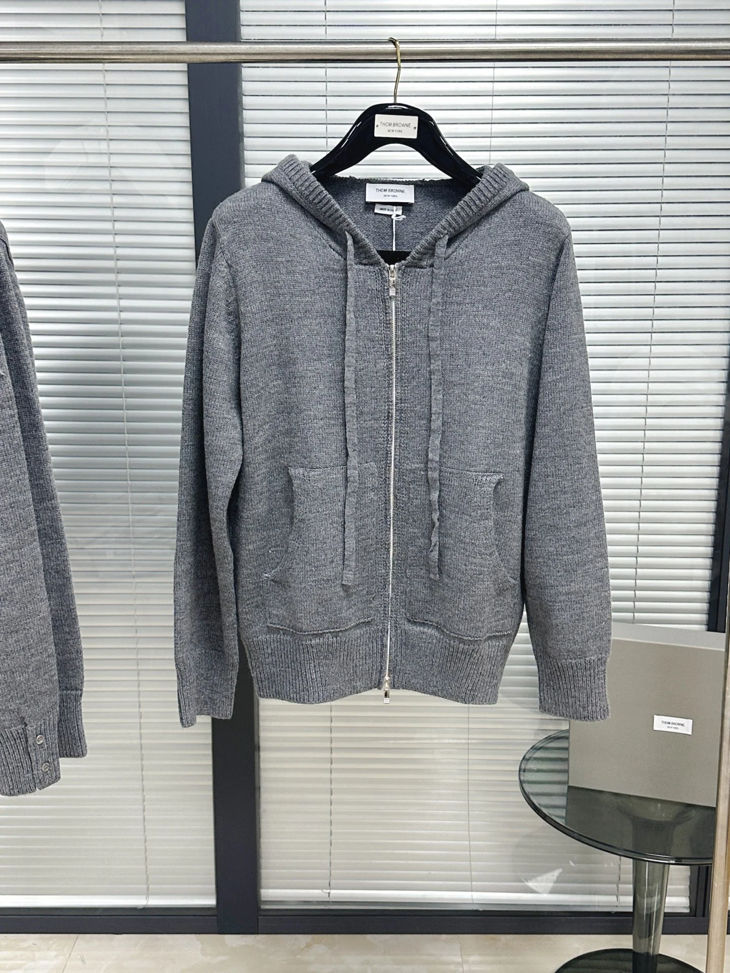톰브라운 화이트 남성 후드 레플리카 46735 Thom Browne 상세 이미지 2
