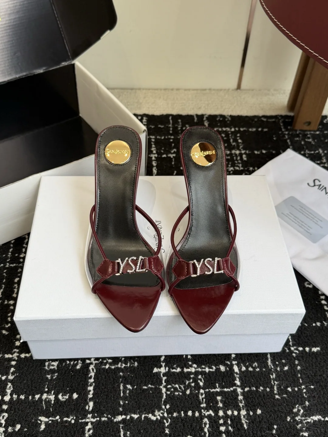 생로랑 YSL 큐빅 버클 클래식 하이힐 상세 이미지 1
