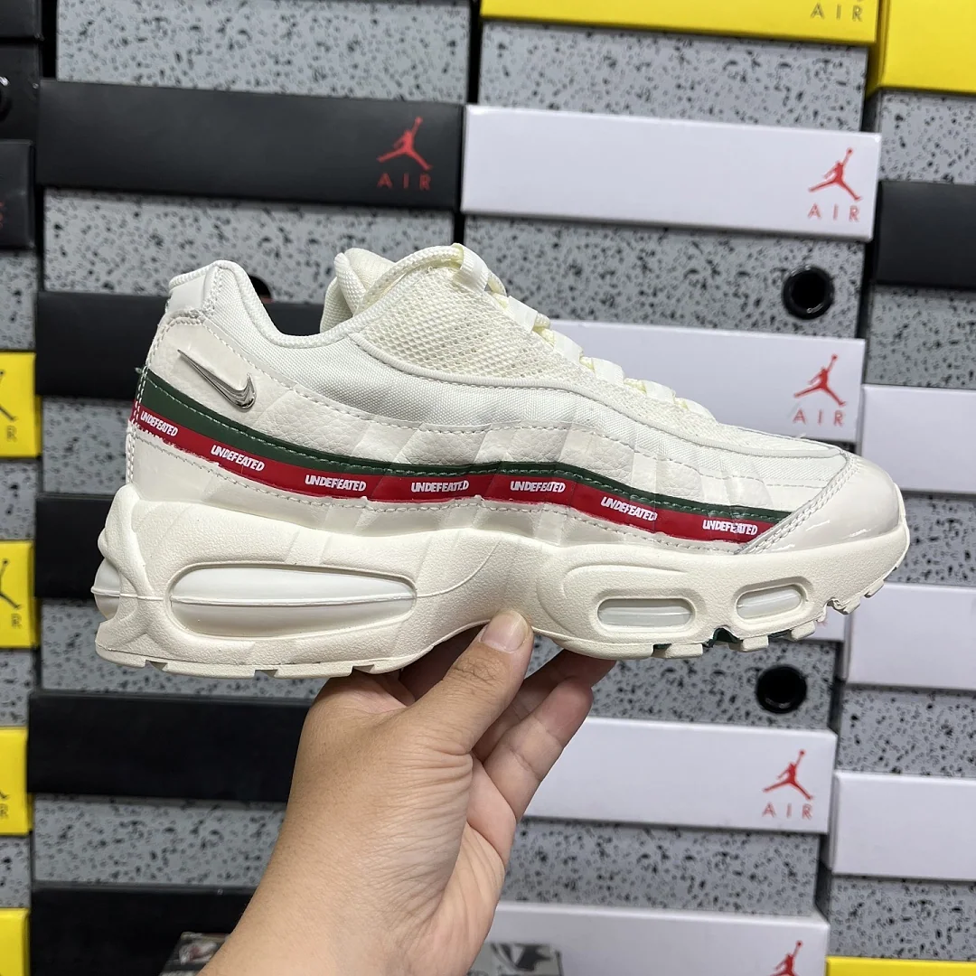 나이키 [XY] 에어 맥스 95 SP IB4453-100 201493 Nike Air Max 95 SP Undefeated Sail 상세 이미지 10