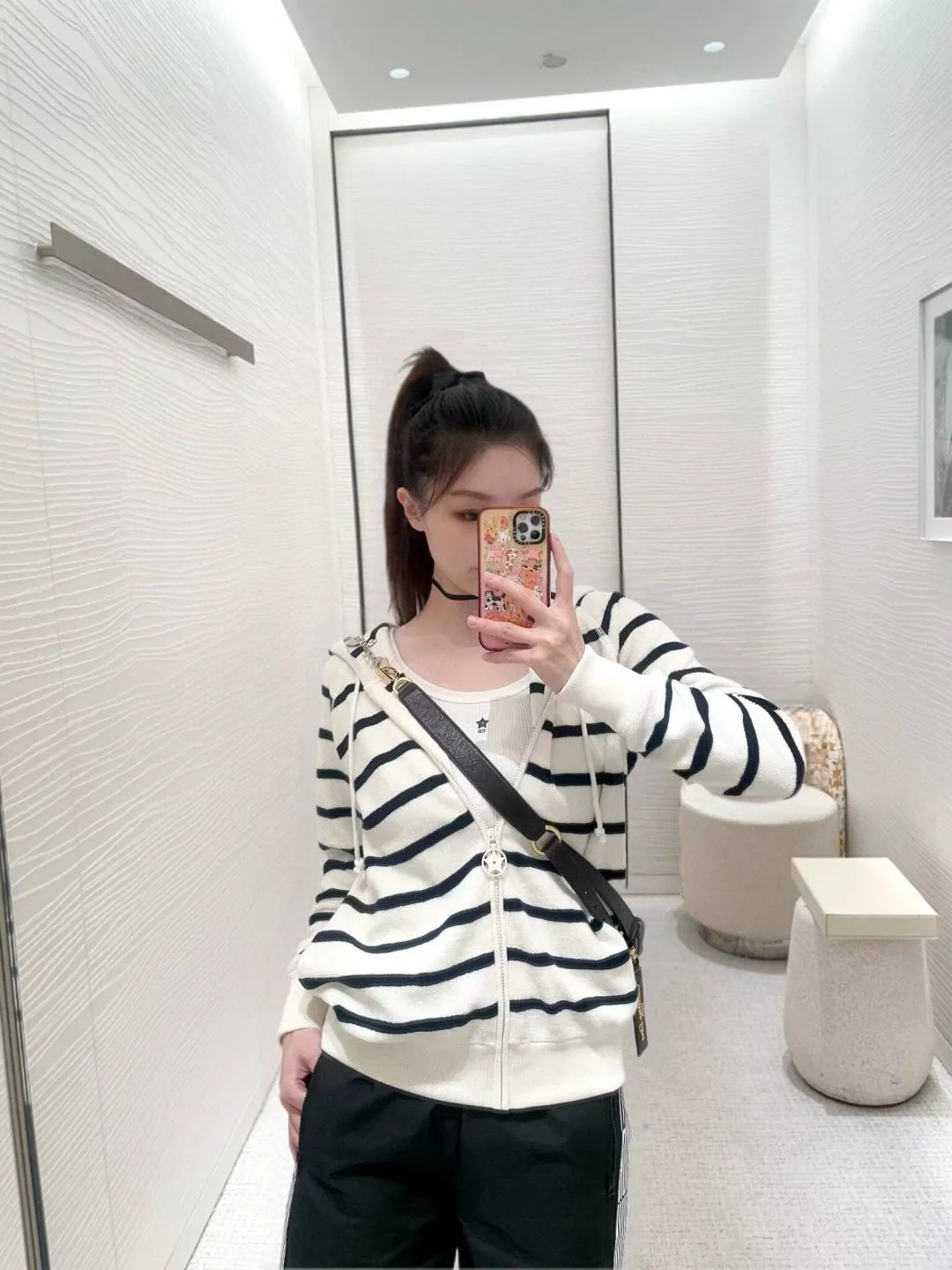 디올 네이비 스트라이프 후드 가디건 상세 이미지 3