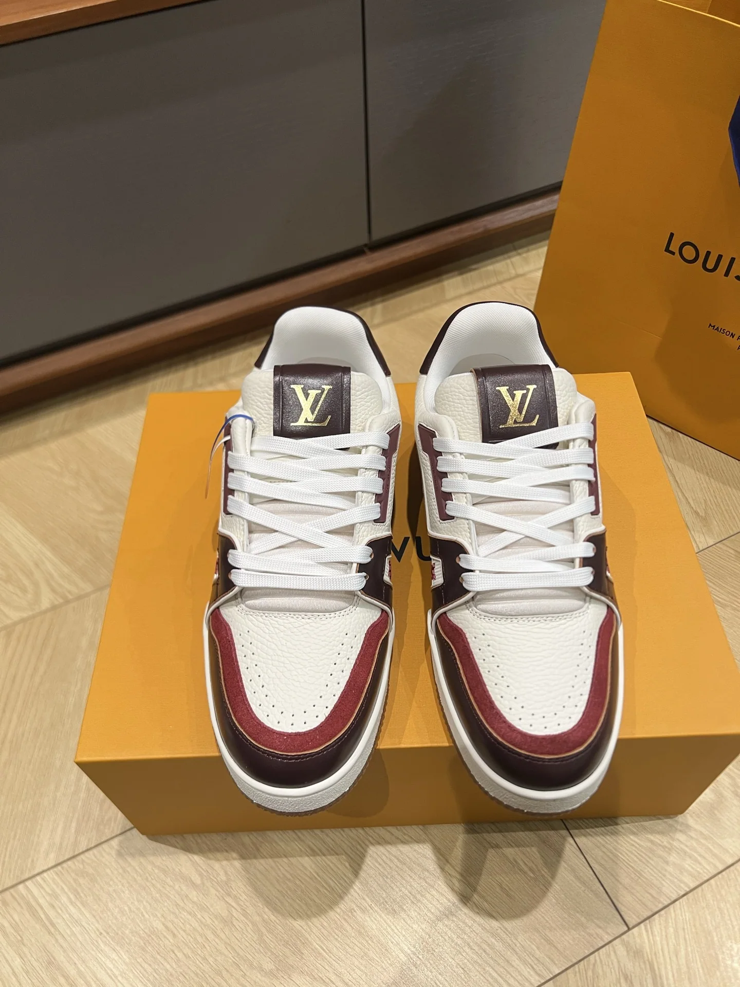 루이비통 LV 26 데님 컬러 트레이너 신발 상세 이미지 1