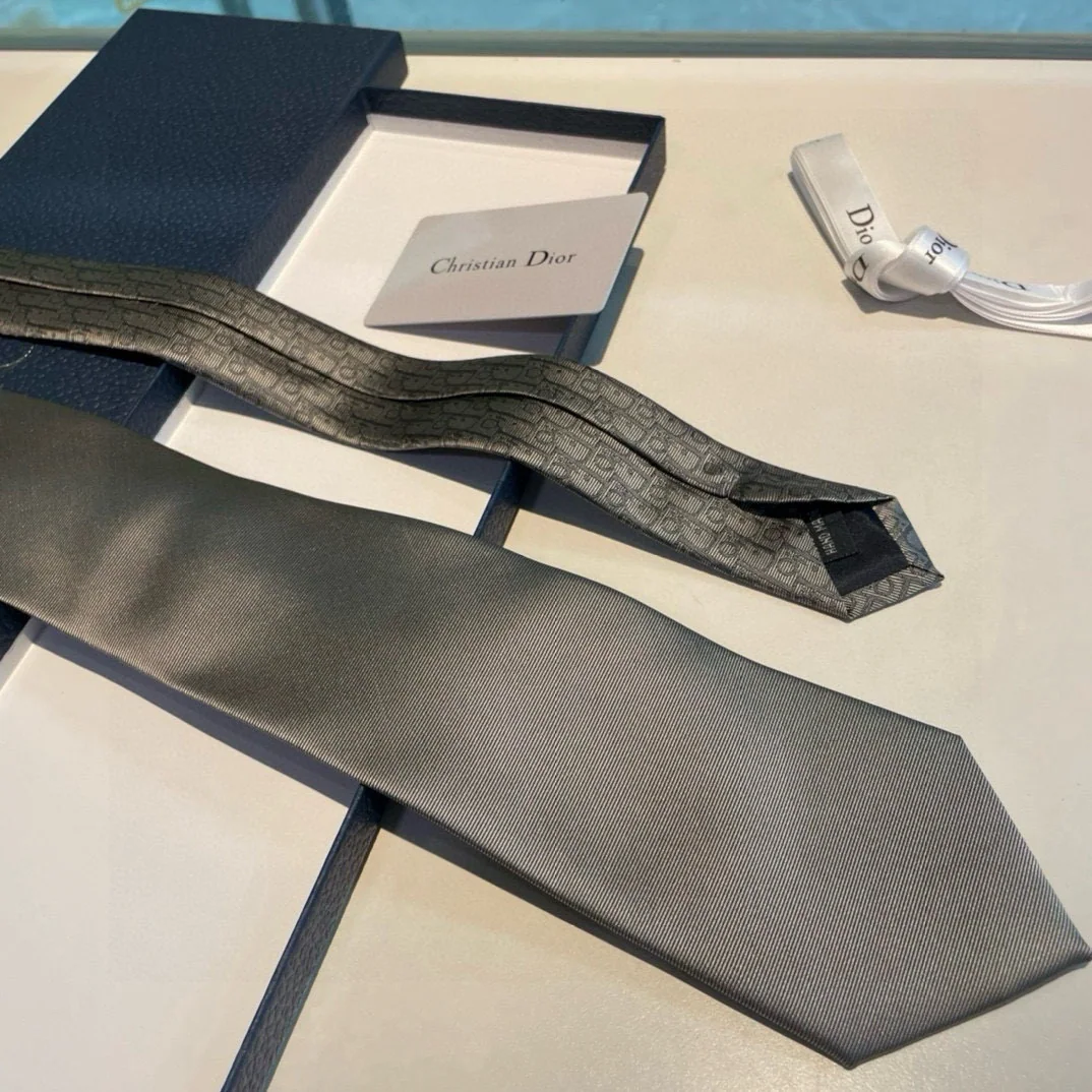 디올 CD 라펠 남성용 넥타이 상세 이미지 4