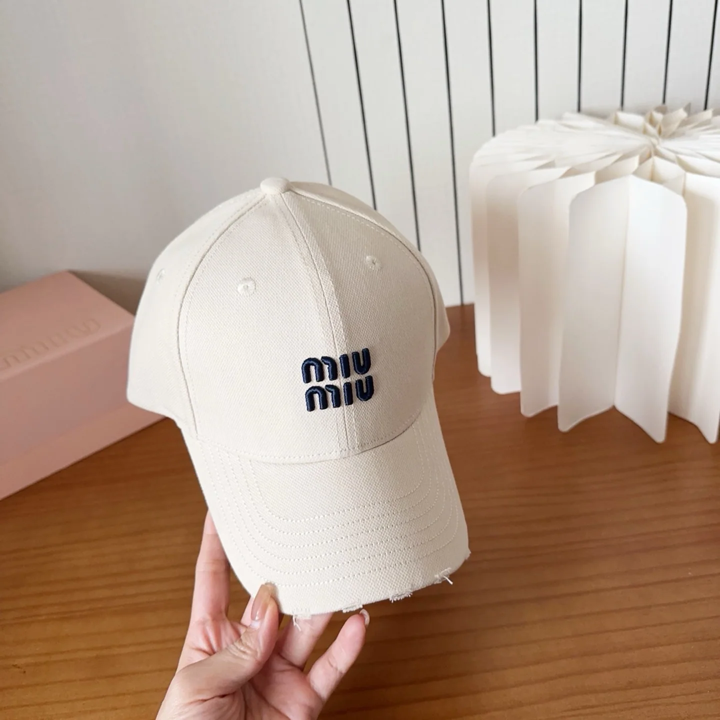 미우미우 모자 80857 Miu Miu Cap 상세 이미지 3