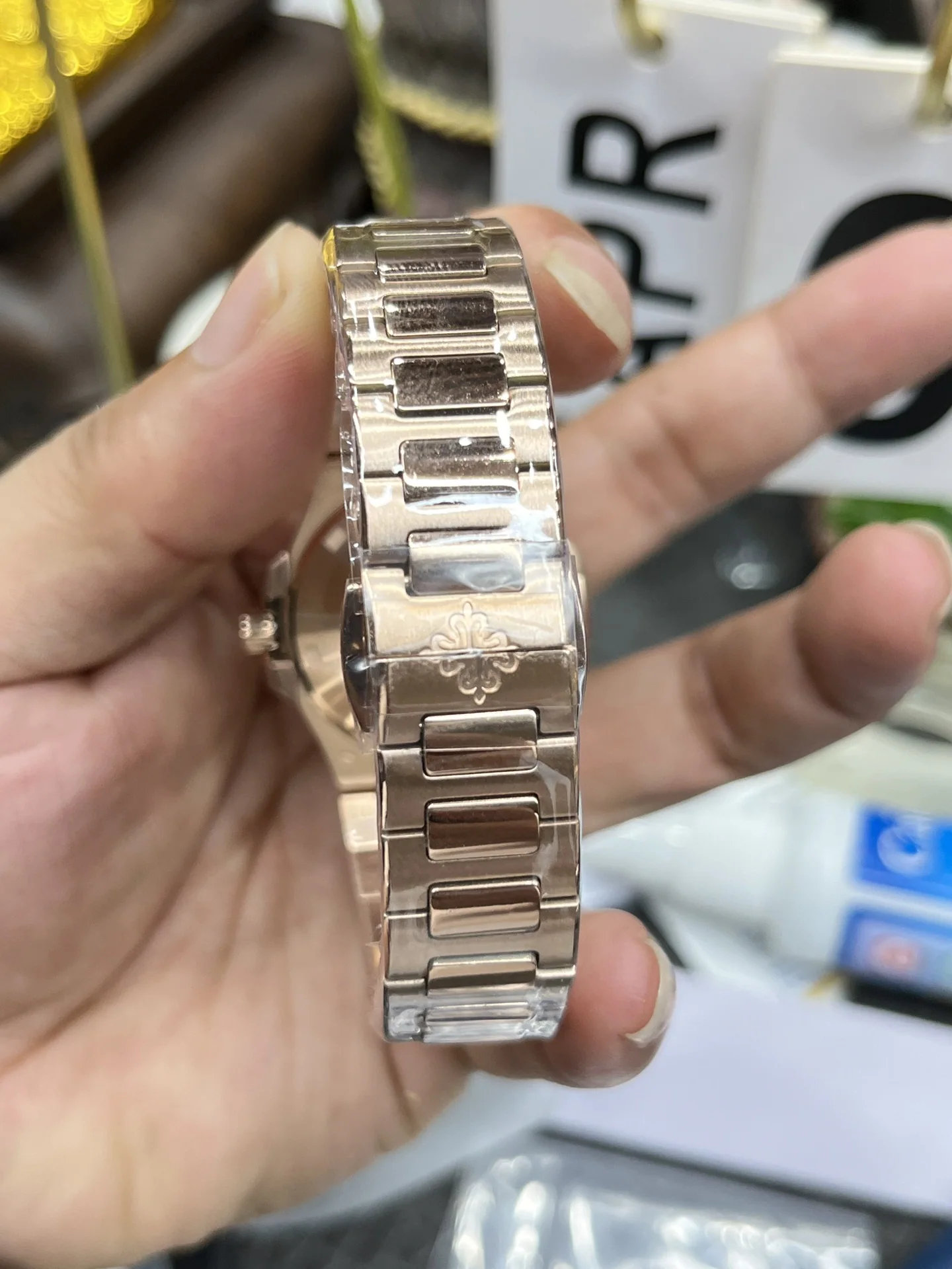파텍필립 노틸러스 7010 쿼츠 여성용 GR 공장 레플리카 43973 Patek Philippe 상세 이미지 8