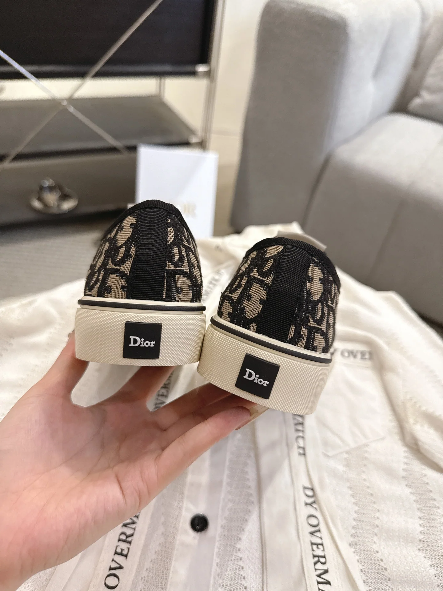 디올 모노그램 레이스 캠버스 신발 상세 이미지 5
