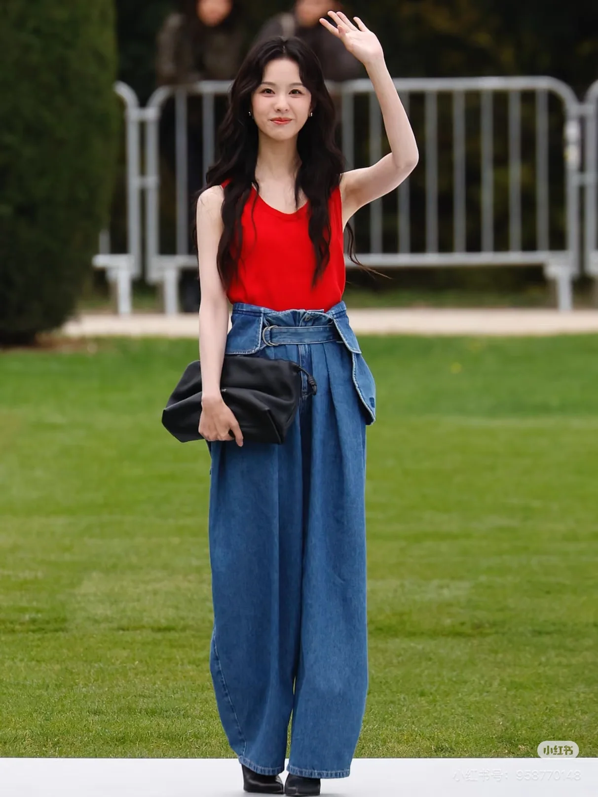 로에베 진한 블루 데님 와이드 핏 바지 상세 이미지 2