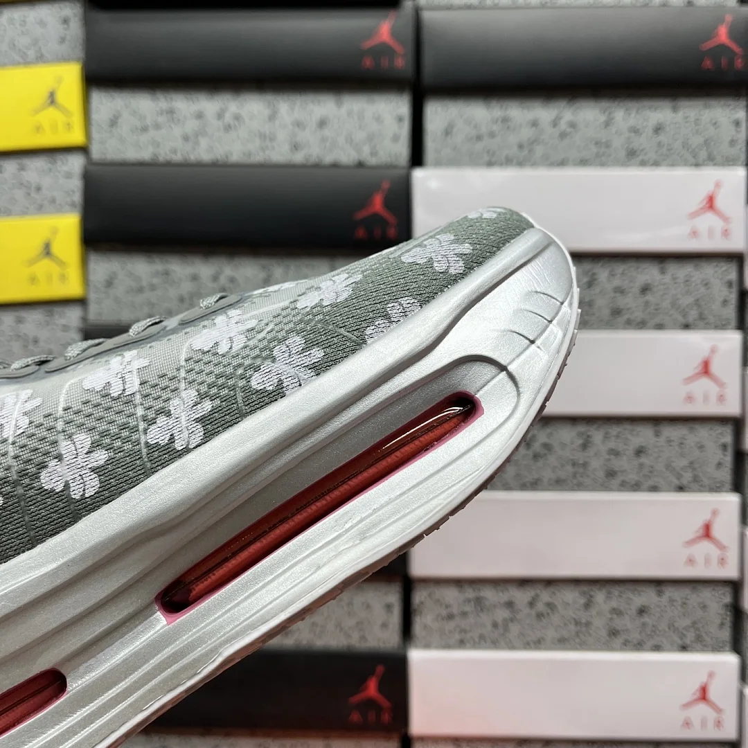 나이키 [CG] 보메로 프리미엄 IO0028-001 201997 Nike Vomero Premium 상세 이미지 8